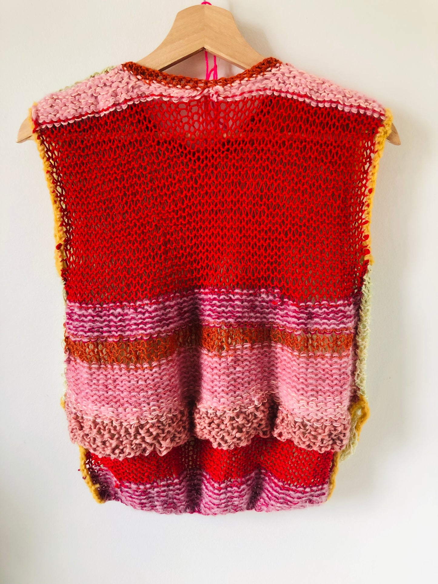 Sweater, hand-knitted, slow fashion, fancy yarn, one-of-a-kind, short-sleeved, 2517