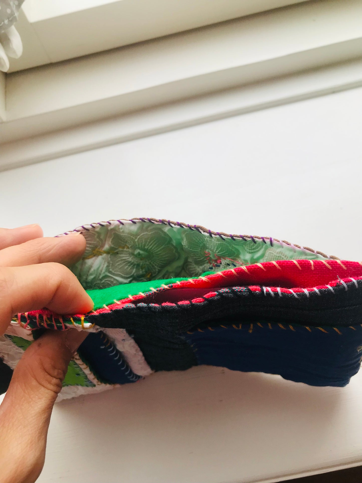 財布　布財布　ハンドメイド　手縫い　刺繍　パッチワーク　二つ折り　1917