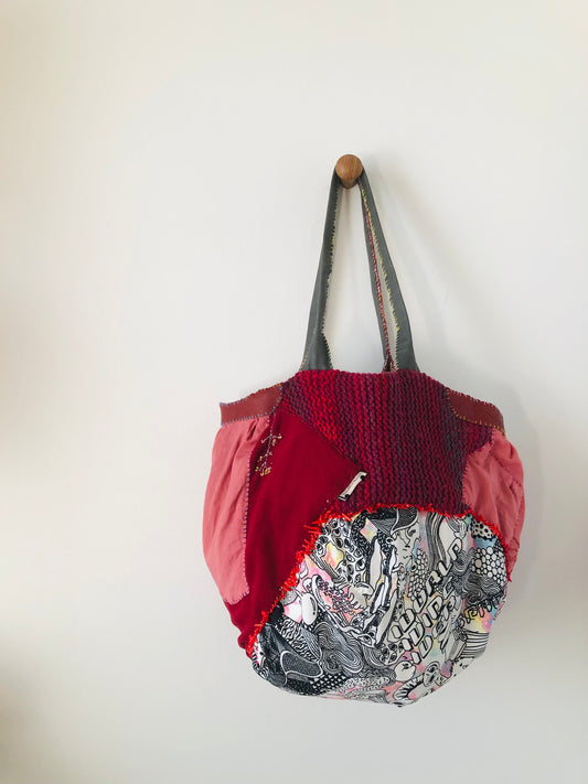 Bag 手縫いのバッグ　布製　トートバッグ　スローファッション　ワンハンドルバッグ　ハンドメイド　2405