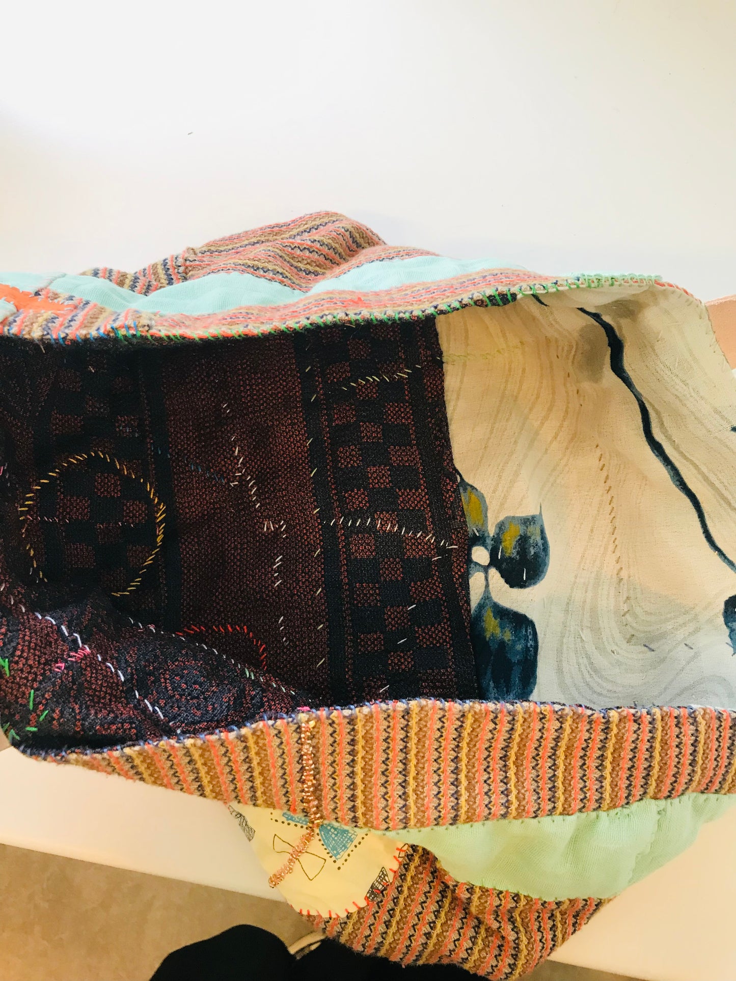 Bag   手縫いのバッグ　  布製　本革持ち手　スローファッション　ハンドメイド　1855