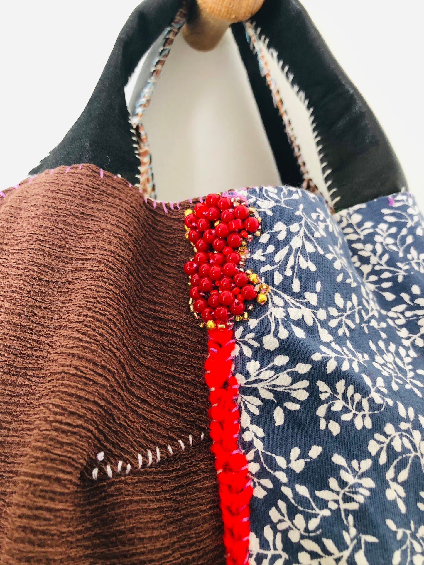 Bag 手縫いのバッグ 布製　トートバッグ　スローファッション　ハンドメイド　2508