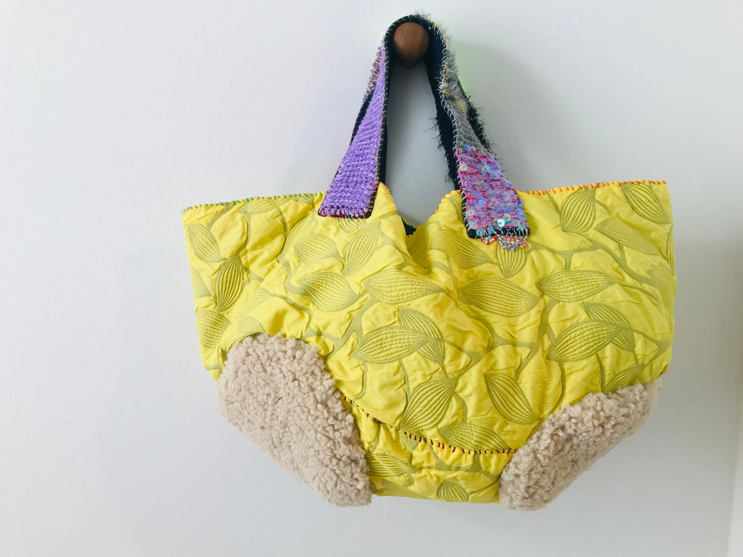 Bag   手縫いのバッグ　  布製　本革持ち手　スローファッション　ハンドメイド　1885
