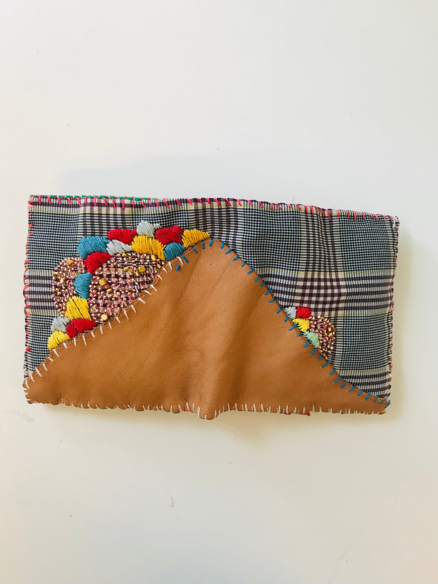 財布　布財布　ハンドメイド　手縫い　刺繍　パッチワーク　二つ折り　1860