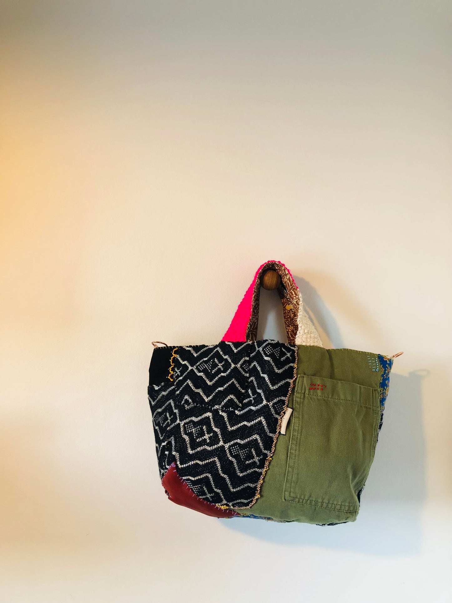 Bag 手縫いのバッグ 布製　トートバッグ　スローファッション　ハンドメイド　2505