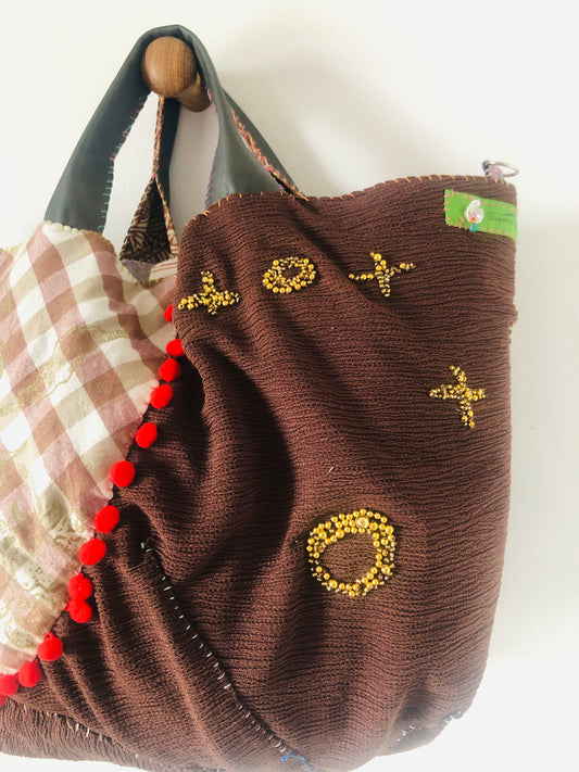 Bag 手縫いのバッグ 布製　トートバッグ　スローファッション　ハンドメイド　2448