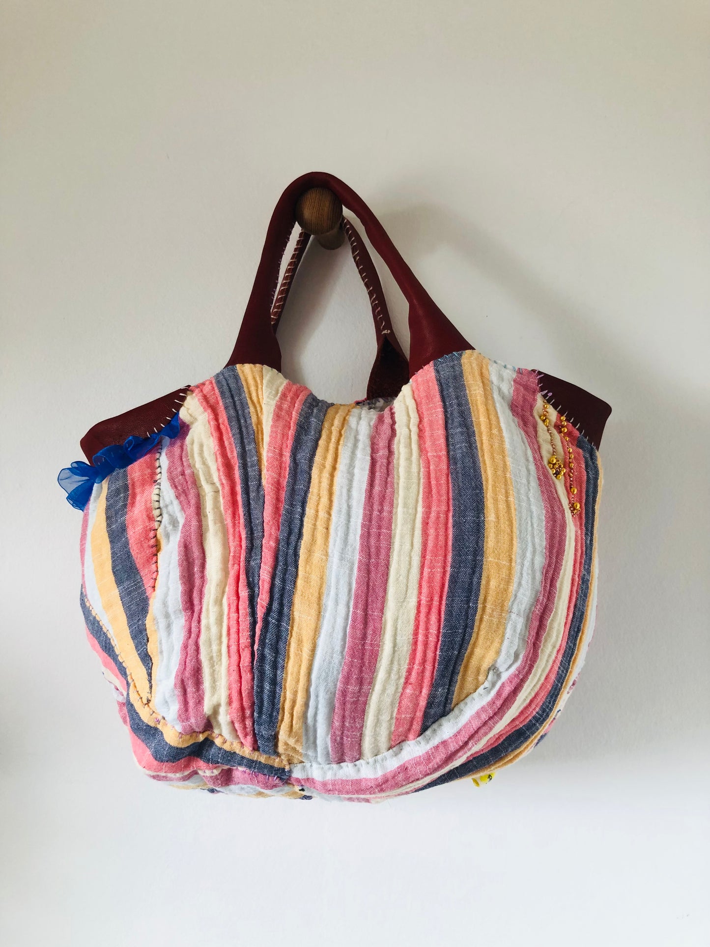 Bag 手縫いのバッグ 布製　トートバッグ　スローファッション　ハンドメイド　2522