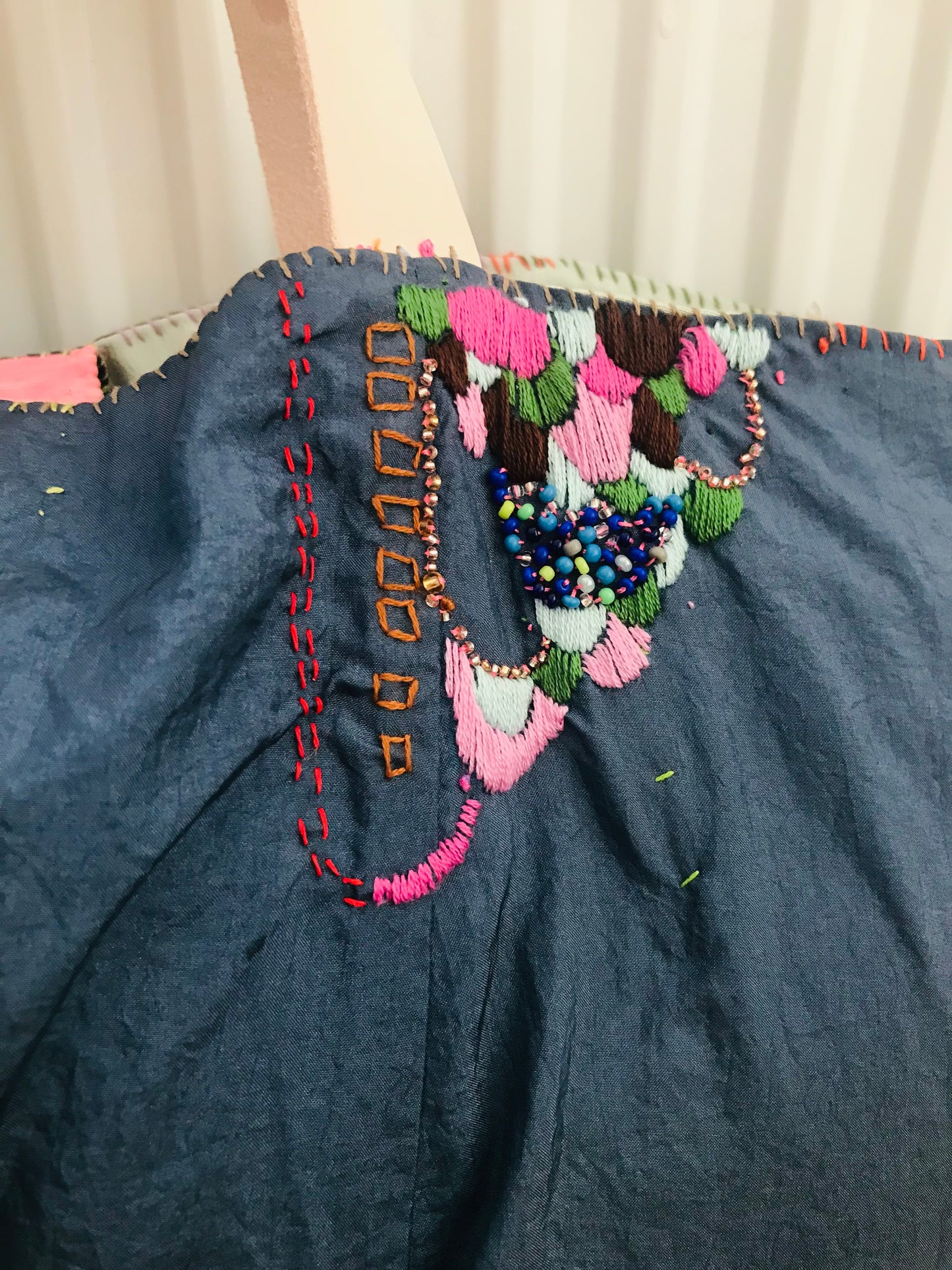 Bag   手縫いのバッグ　  布製　本革持ち手　スローファッション　ハンドメイド　1735