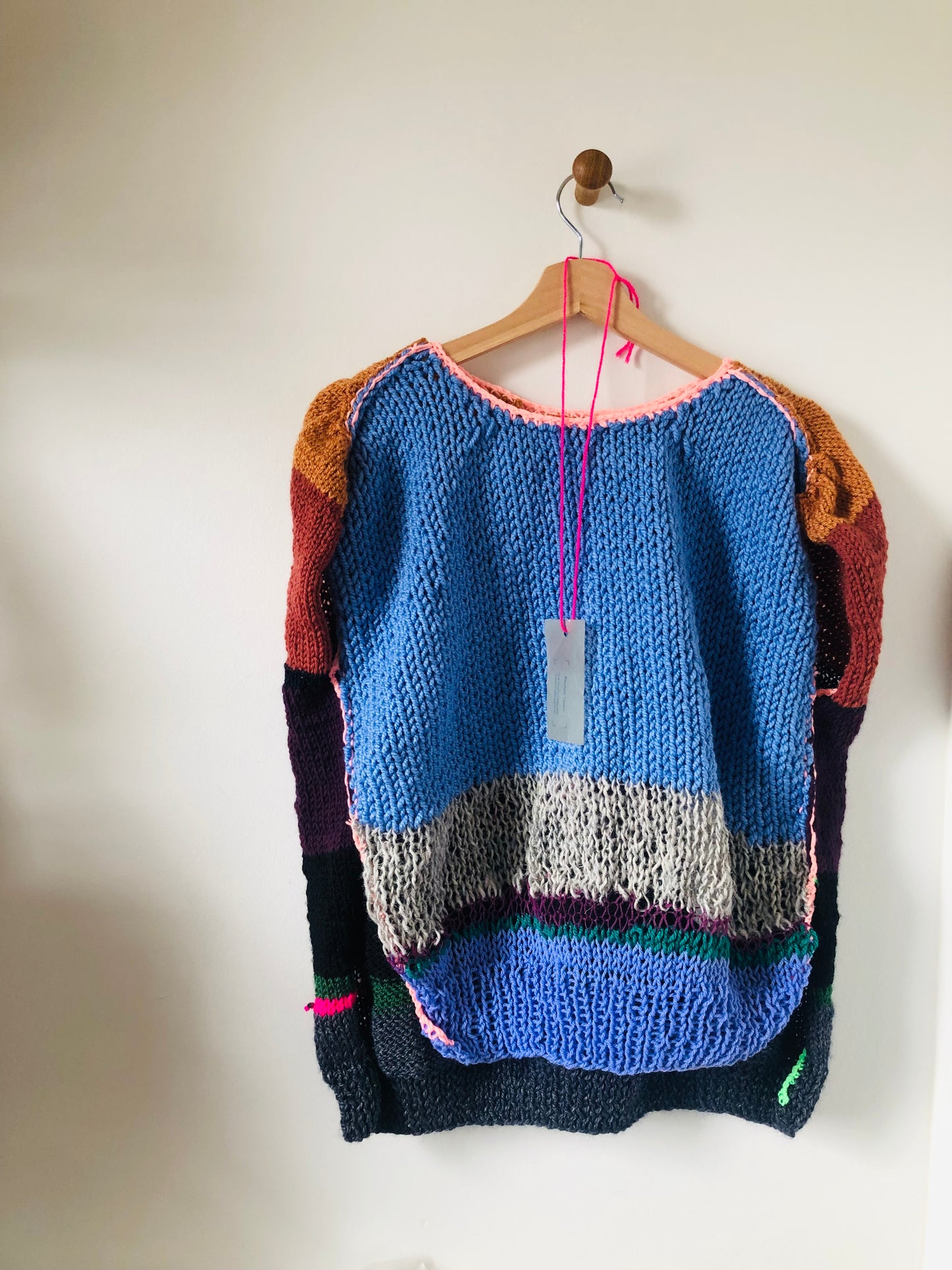 Sweater, hand-knitted, slow fashion, fancy yarn, one-of-a-kind, short-sleeved, 2512