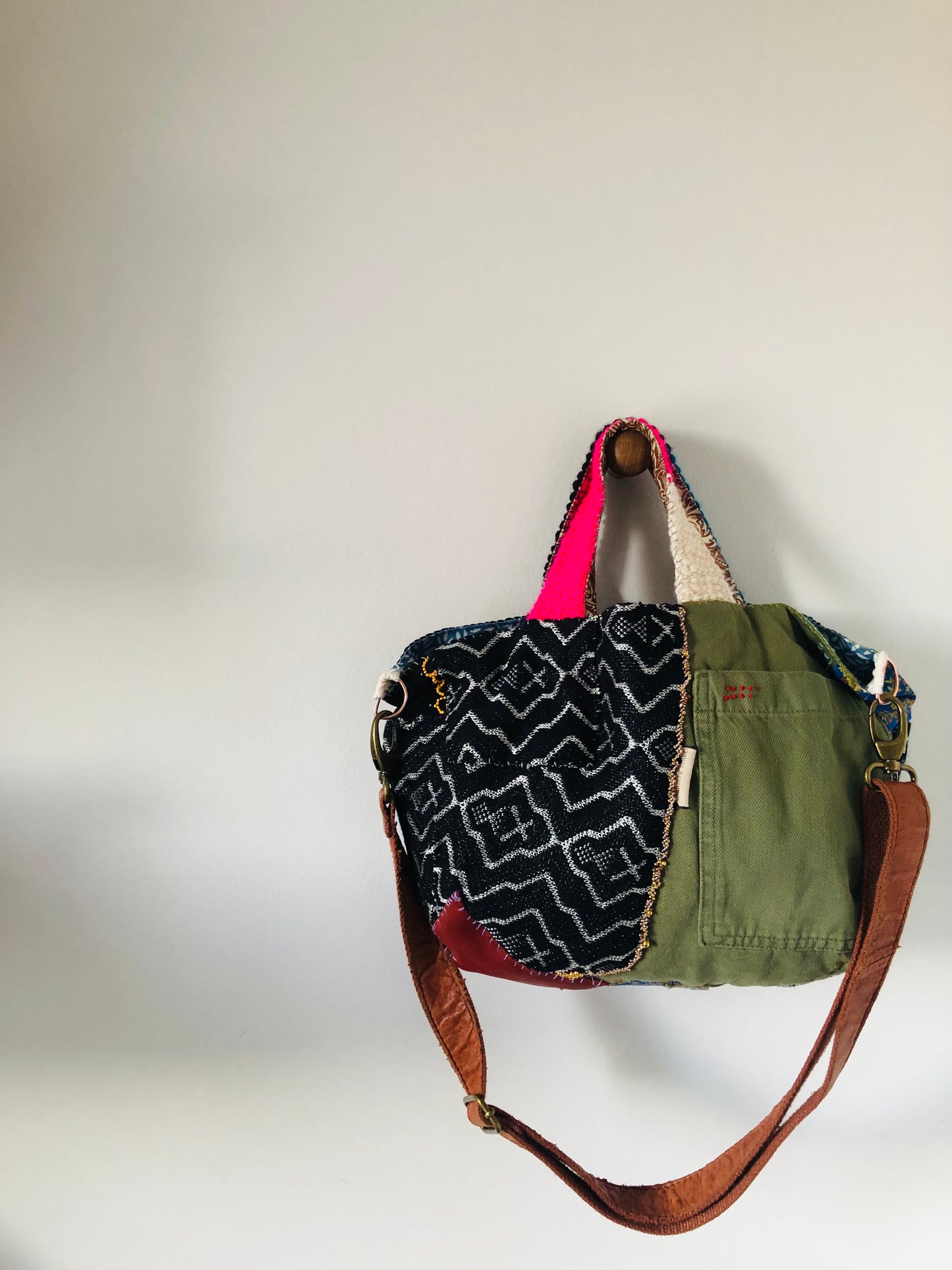 Bag 手縫いのバッグ 布製　トートバッグ　スローファッション　ハンドメイド　2505