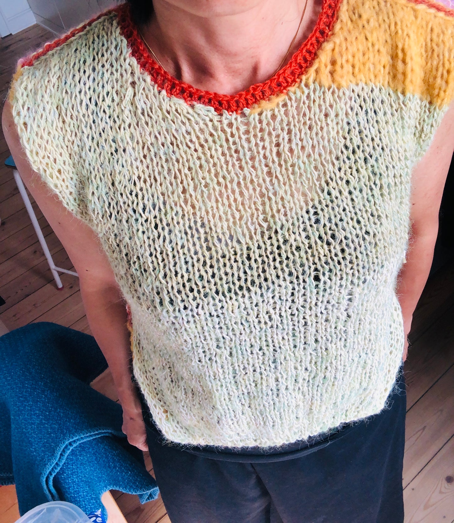 Sweater, hand-knitted, slow fashion, fancy yarn, one-of-a-kind, short-sleeved, 2517