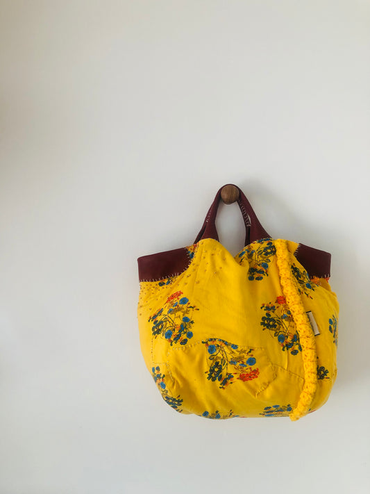 Bag 手縫いのバッグ 布製　トートバッグ　スローファッション　ハンドメイド　2511