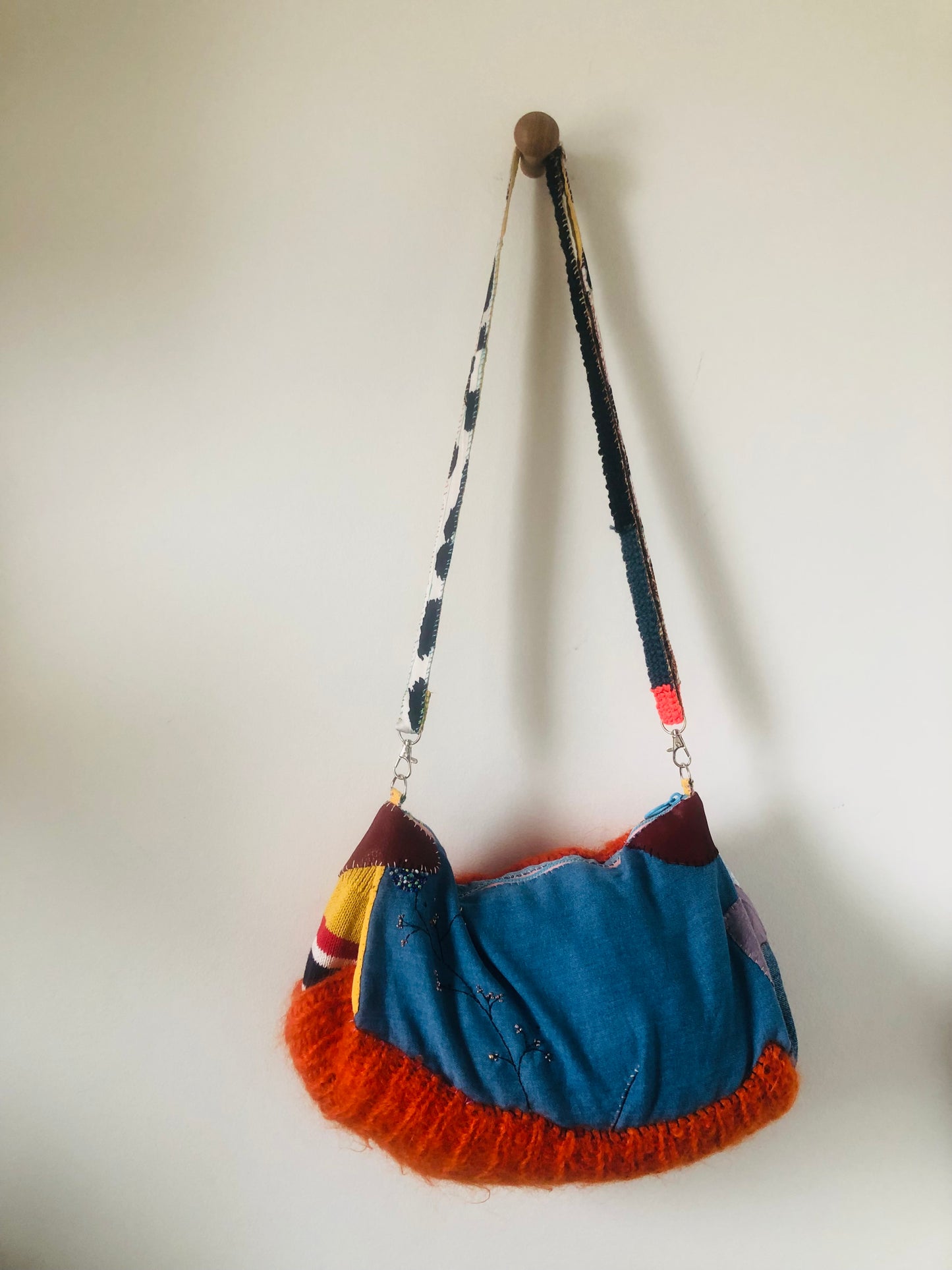 Hand-sewn cloth shoulder bag, slow fashion, handmade pochette 2415