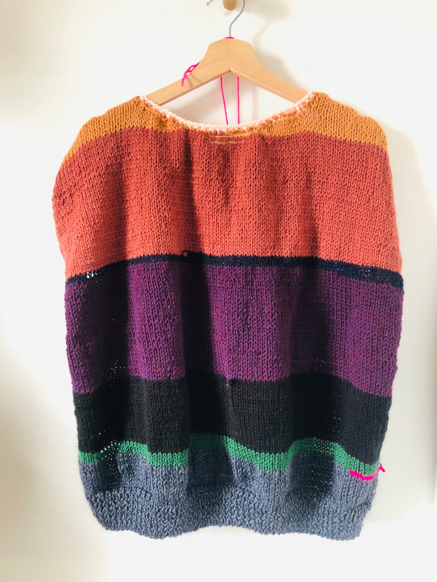 Sweater, hand-knitted, slow fashion, fancy yarn, one-of-a-kind, short-sleeved, 2512