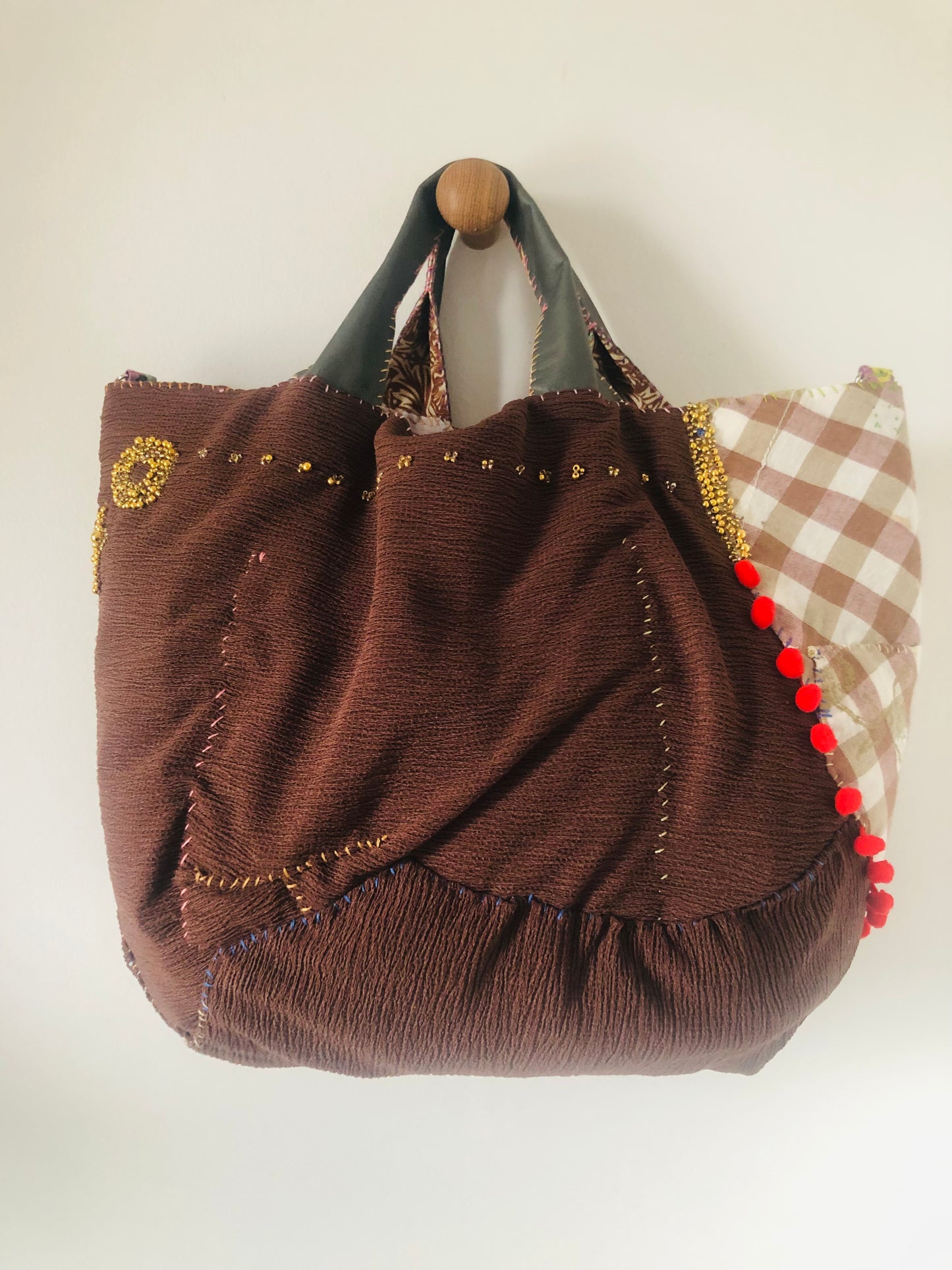 Bag 手縫いのバッグ 布製　トートバッグ　スローファッション　ハンドメイド　2448