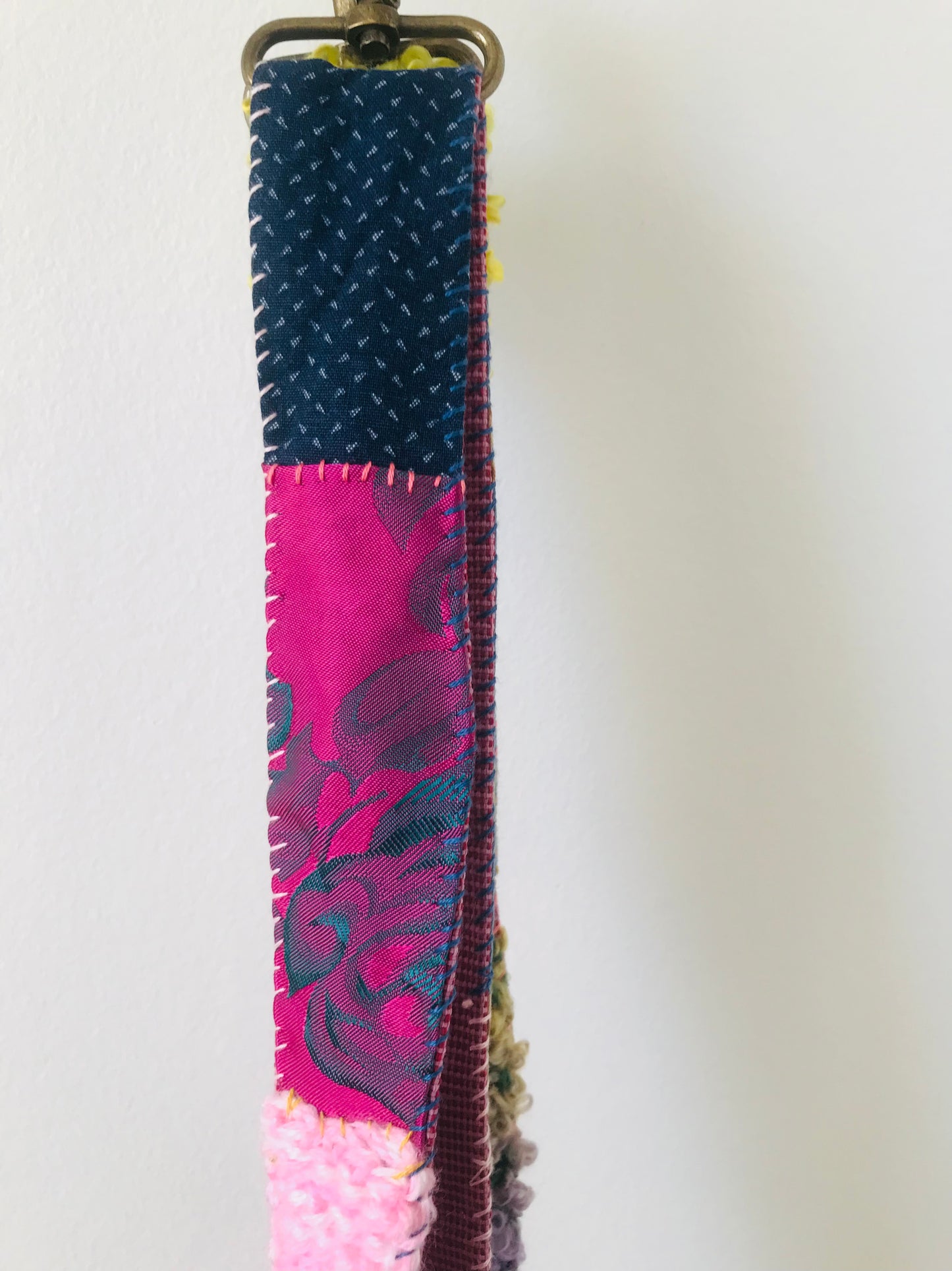 strap  手編みのストラップ　　ウール　布製　毛糸　肩掛けストラップ　スローファッション　ハンドメイド　1901