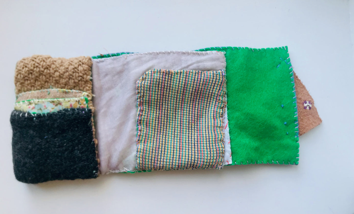 Wallet Fabric Wallet Handmade Hand-sewn Embroidered Patchwork Bi-fold 2076