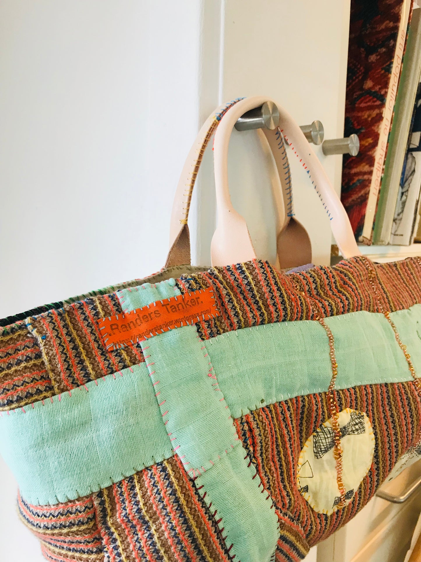 Bag   手縫いのバッグ　  布製　本革持ち手　スローファッション　ハンドメイド　1855