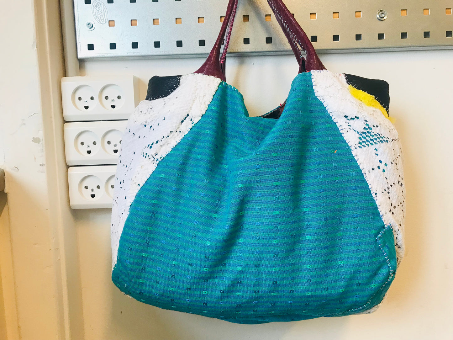Bag   手縫いのバッグ　  布製　本革持ち手　スローファッション　ハンドメイド　1806