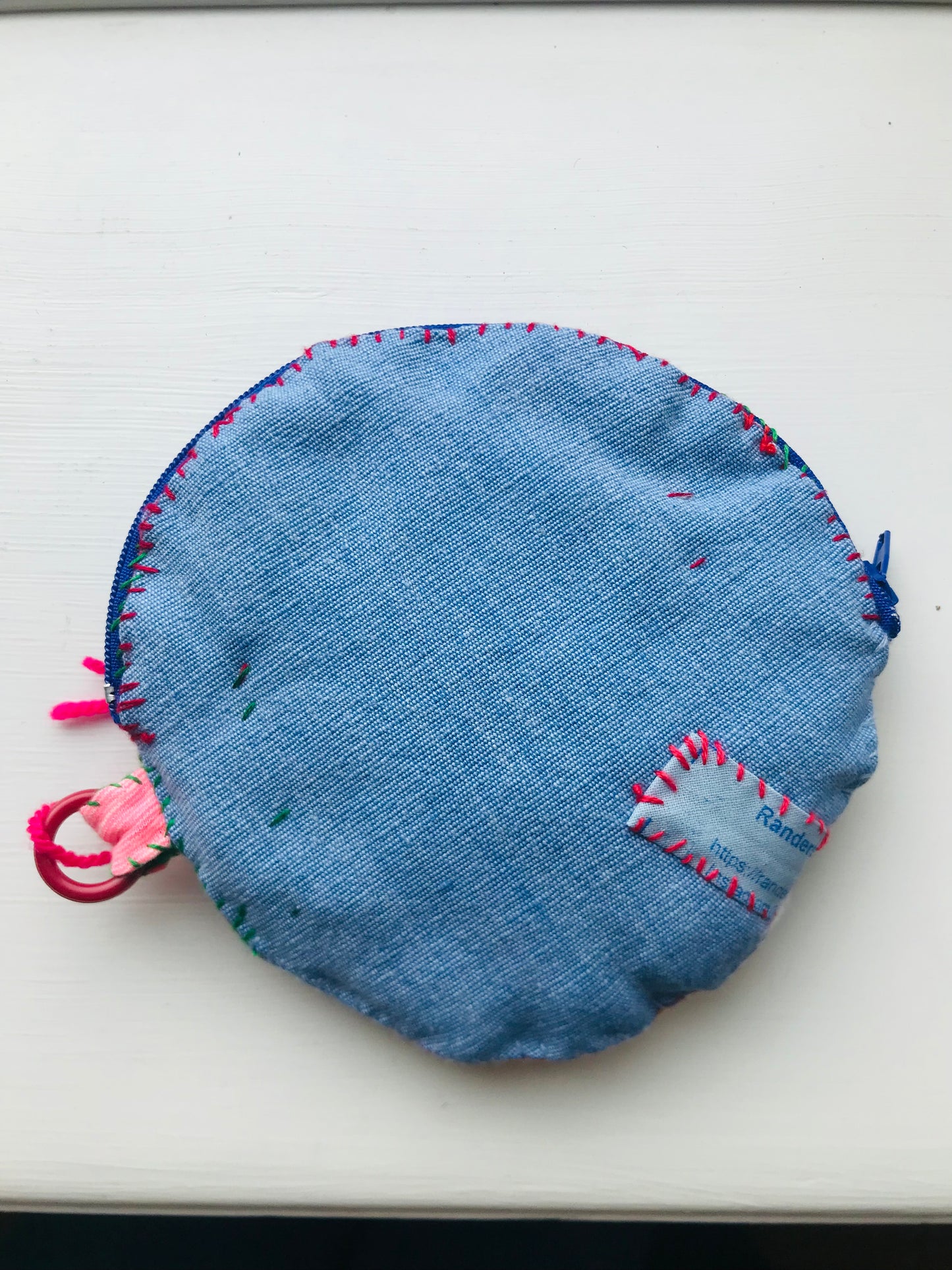Mønthylster, perler, håndsyet, broderi, stof, møntpung, etui, håndlavet 1762