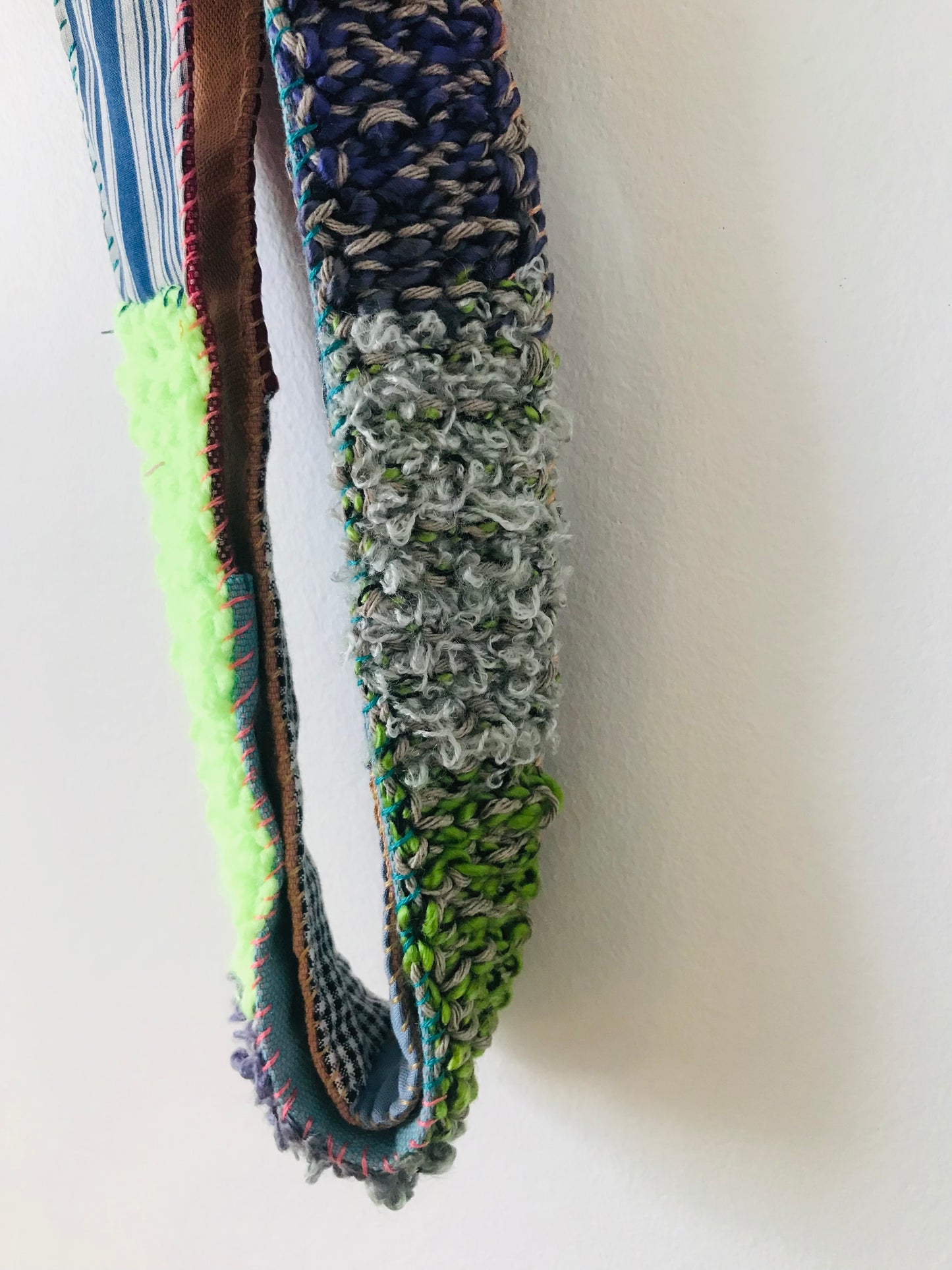 strap  手編みのストラップ　　ウール　布製　毛糸　肩掛けストラップ　スローファッション　ハンドメイド　1903