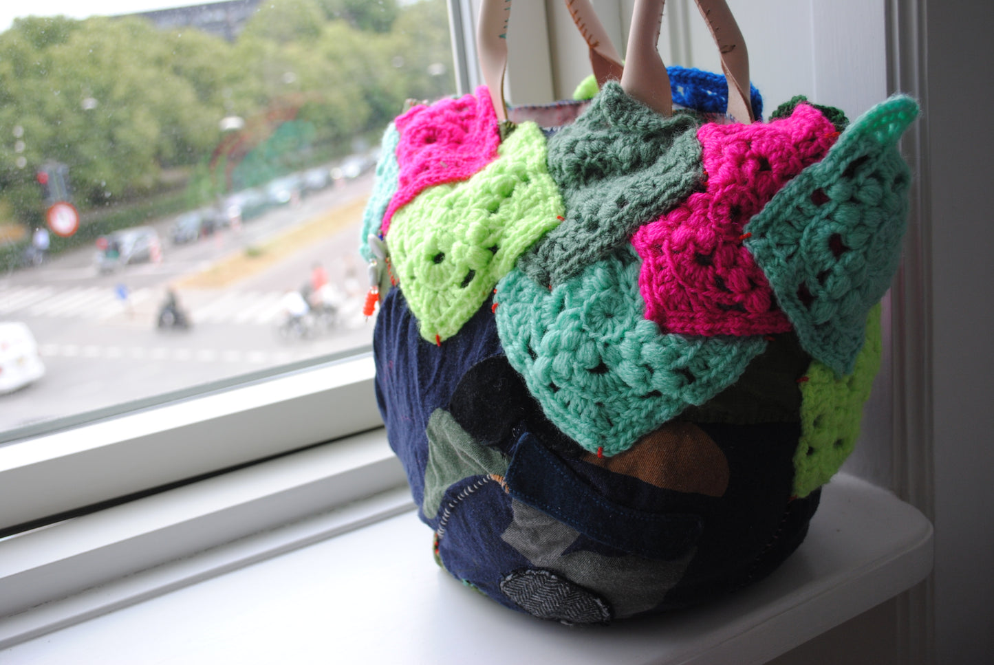 Bag   手縫いのバッグ　  布製　本革持ち手　スローファッション　ハンドメイド　1777