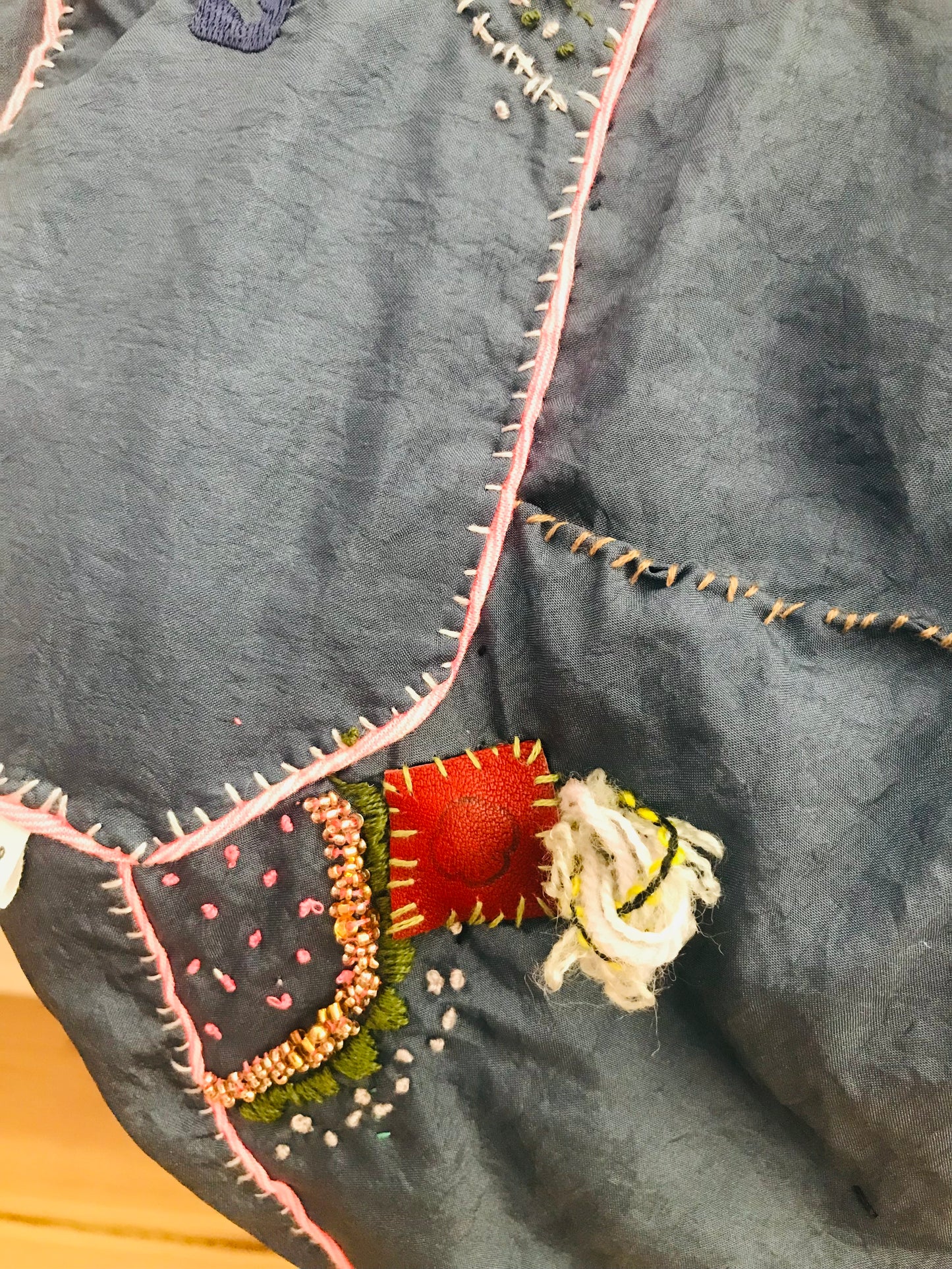 Bag   手縫いのバッグ　  布製　本革持ち手　スローファッション　ハンドメイド　1735