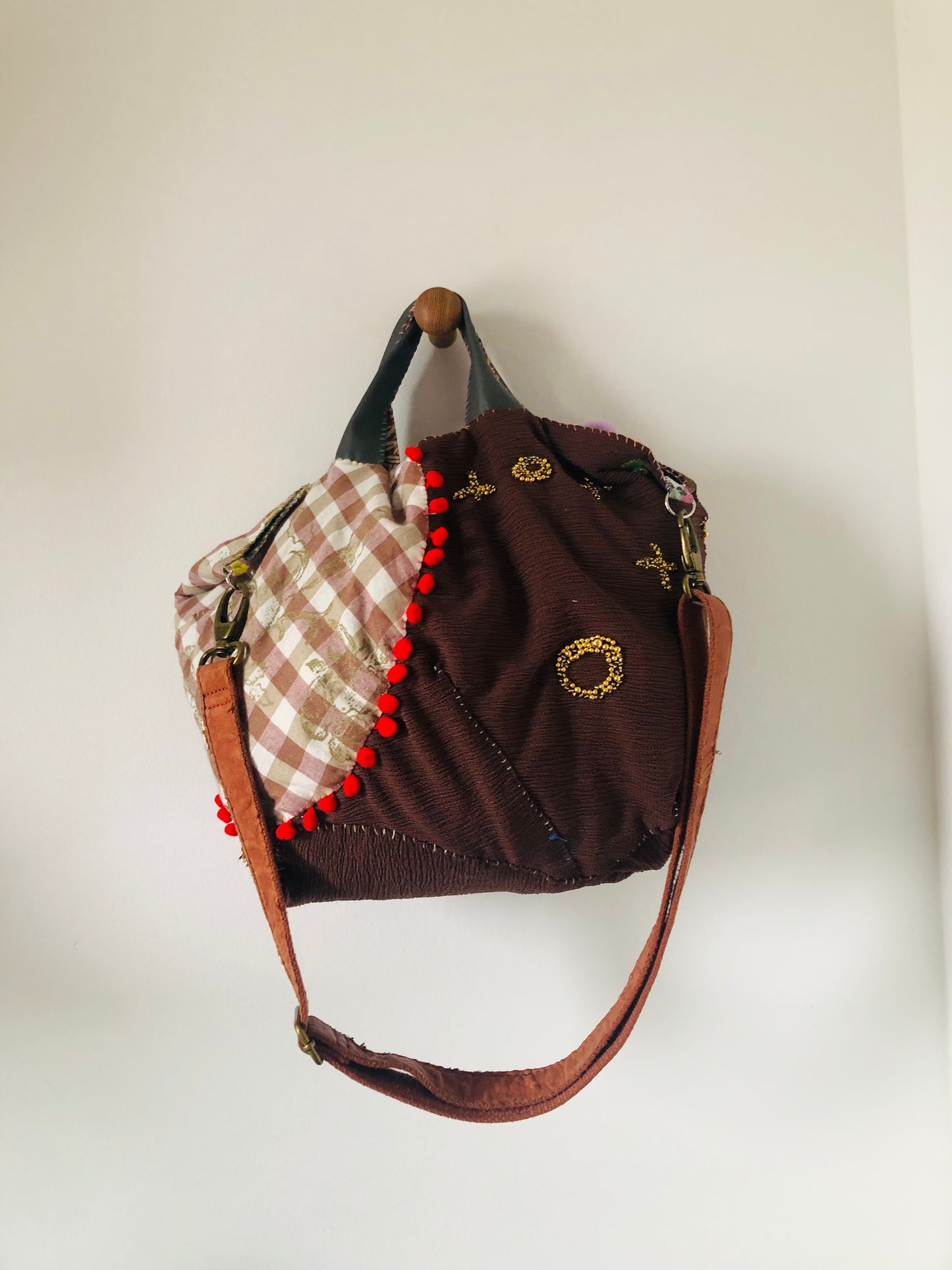 Bag 手縫いのバッグ 布製　トートバッグ　スローファッション　ハンドメイド　2448
