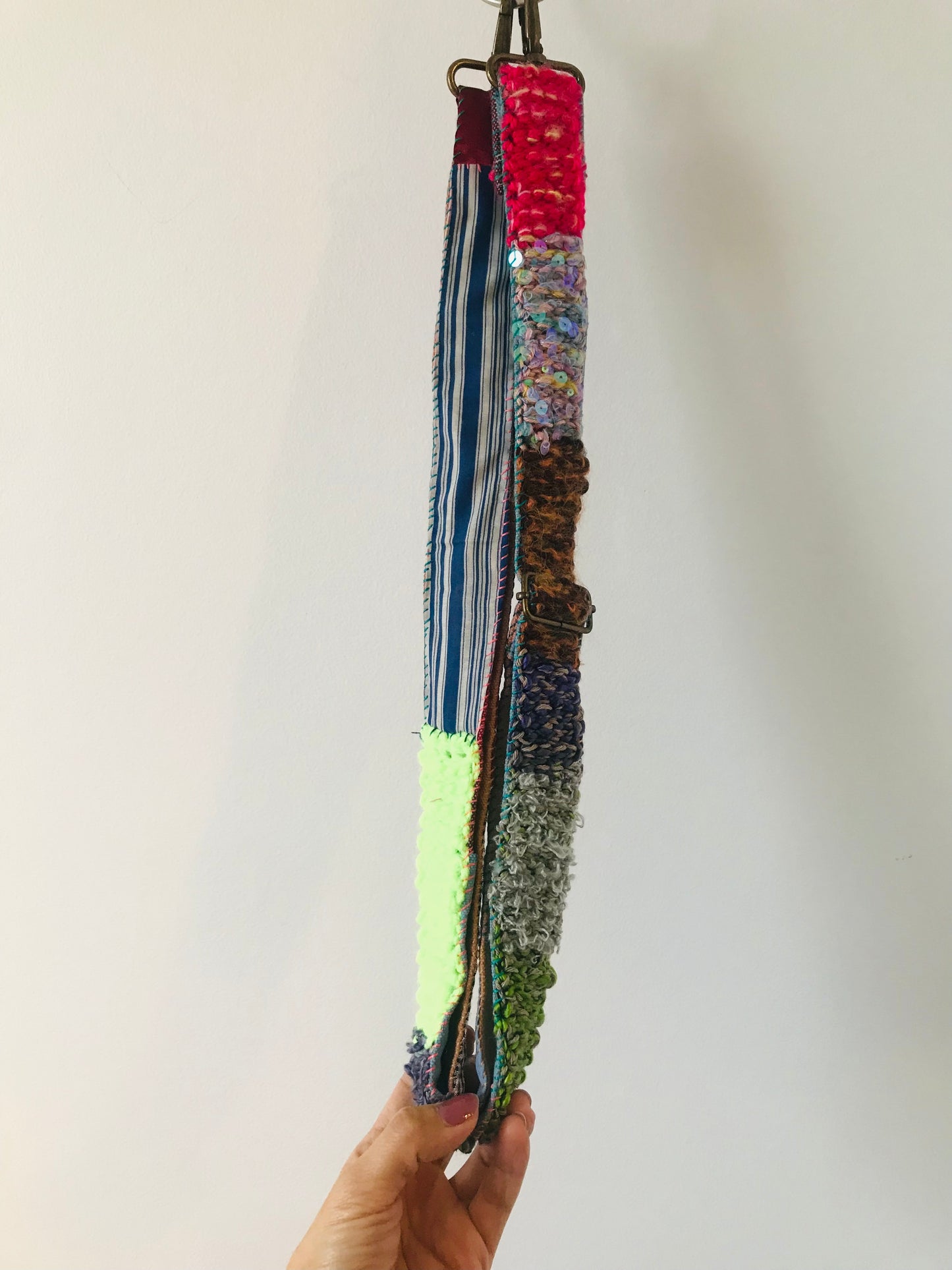 strap  手編みのストラップ　　ウール　布製　毛糸　肩掛けストラップ　スローファッション　ハンドメイド　1903