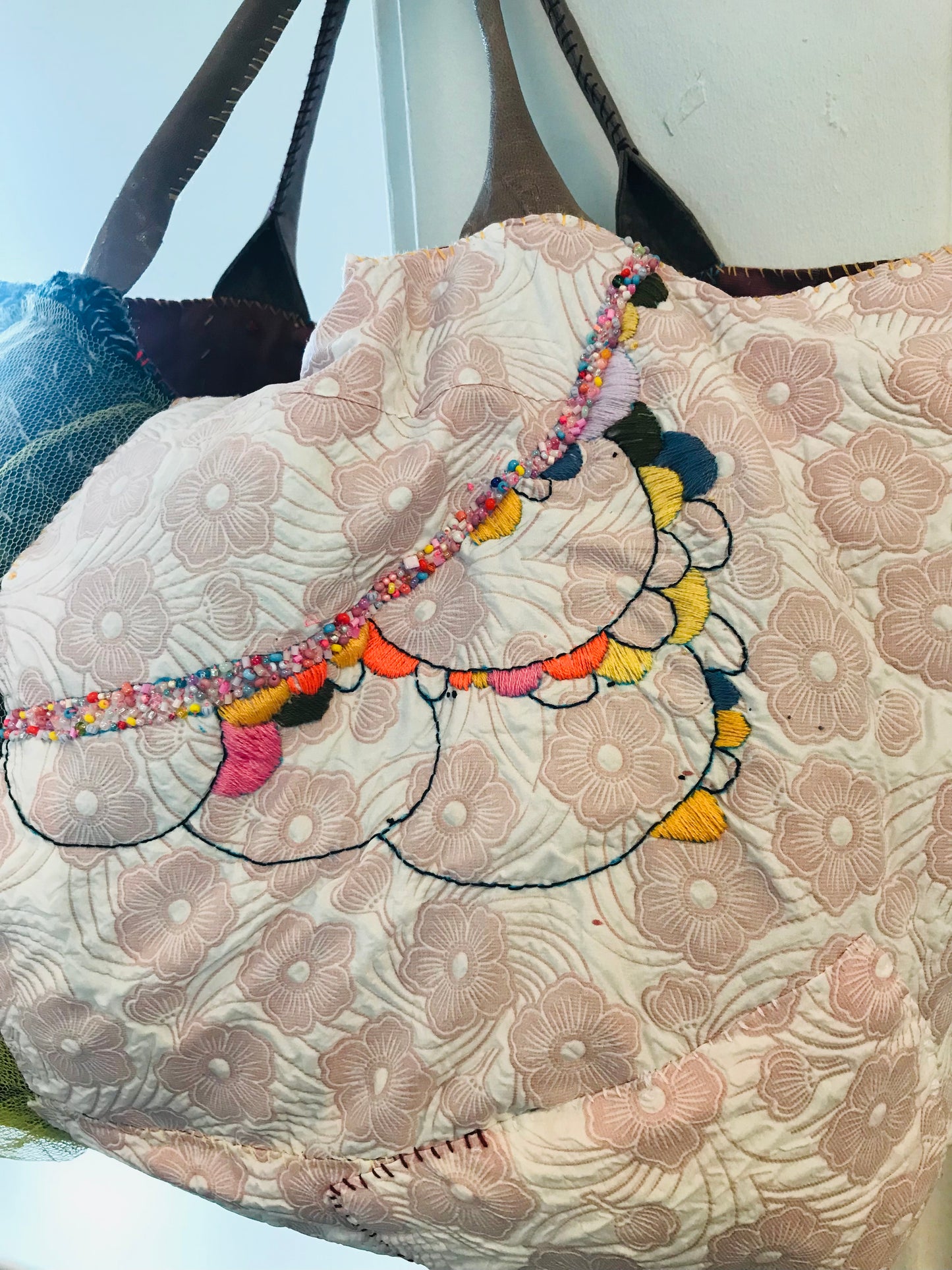 Bag   手縫いのバッグ　  布製　本革持ち手　スローファッション　ハンドメイド　1819