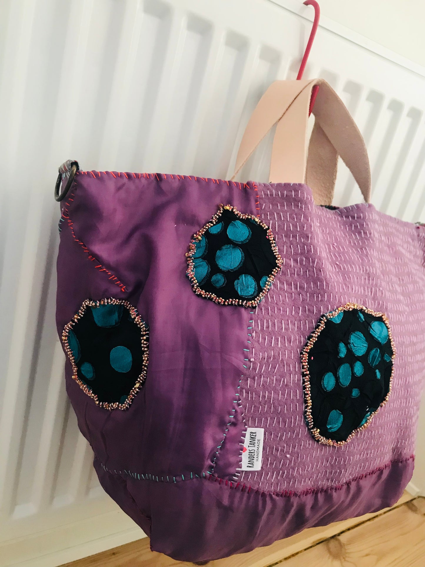 Bag   手縫いのバッグ　  布製　本革持ち手　スローファッション　ハンドメイド　1733