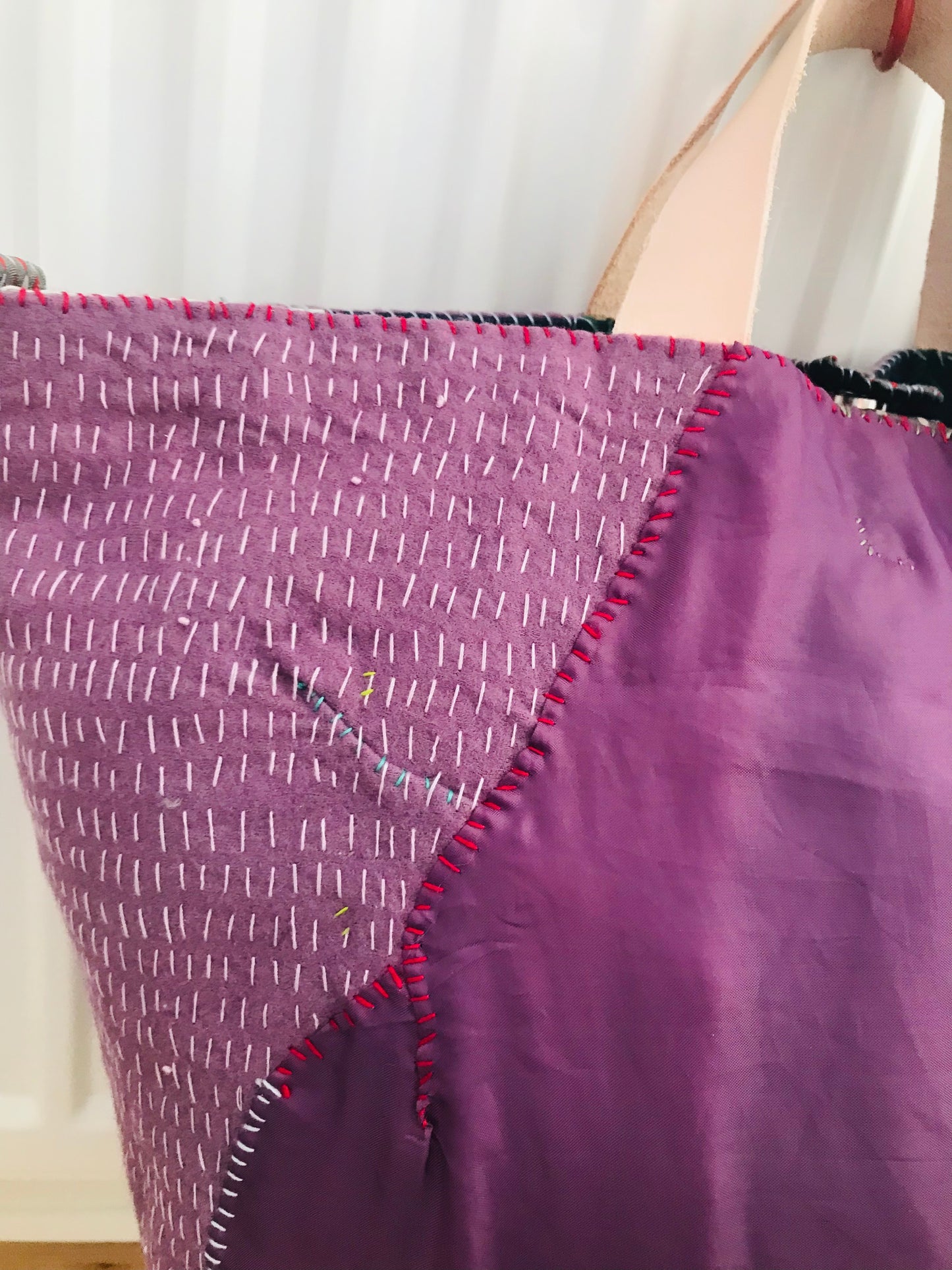 Bag   手縫いのバッグ　  布製　本革持ち手　スローファッション　ハンドメイド　1733