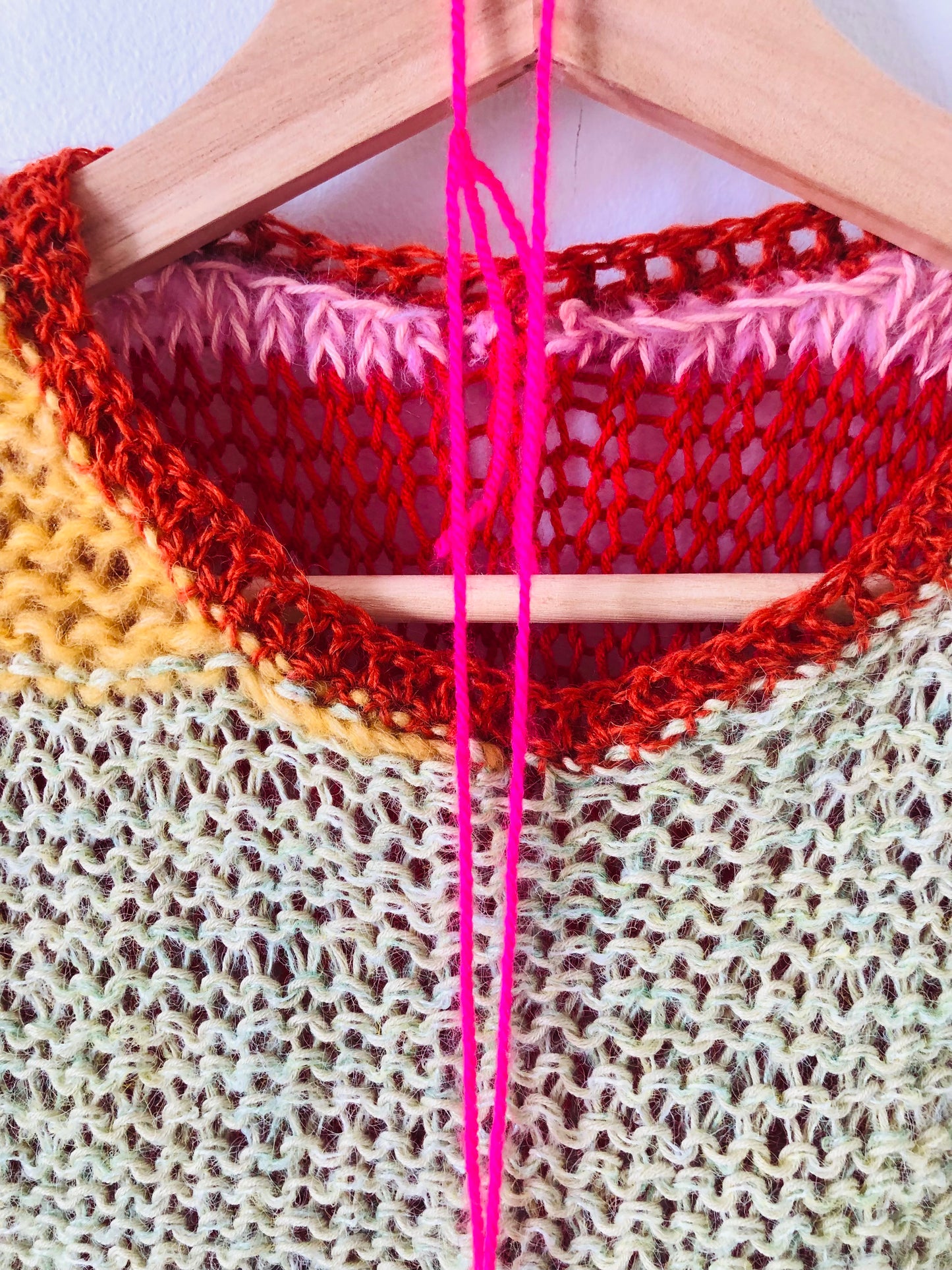 Sweater, hand-knitted, slow fashion, fancy yarn, one-of-a-kind, short-sleeved, 2517