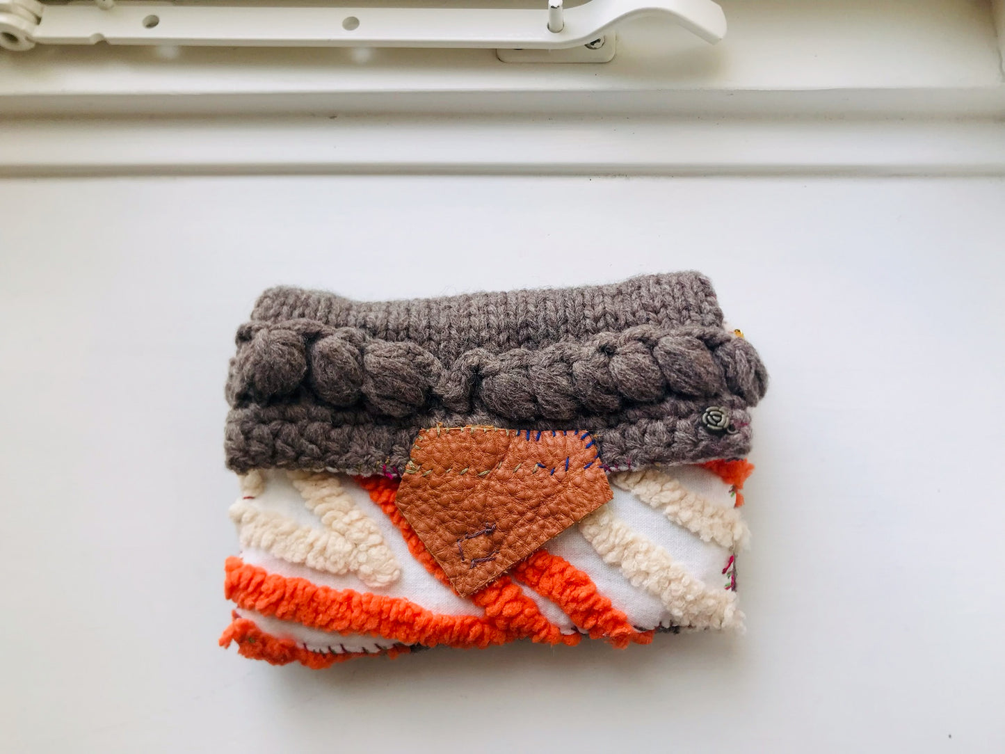 Wallet    財布　手縫い　ビーズ刺繍　布製　スローファッション　ハンドメイド　2082