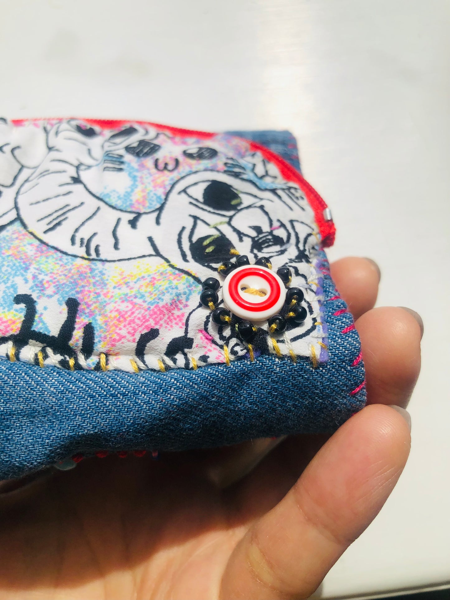 財布　布財布　ハンドメイド　手縫い　刺繍　パッチワーク　二つ折り　2496