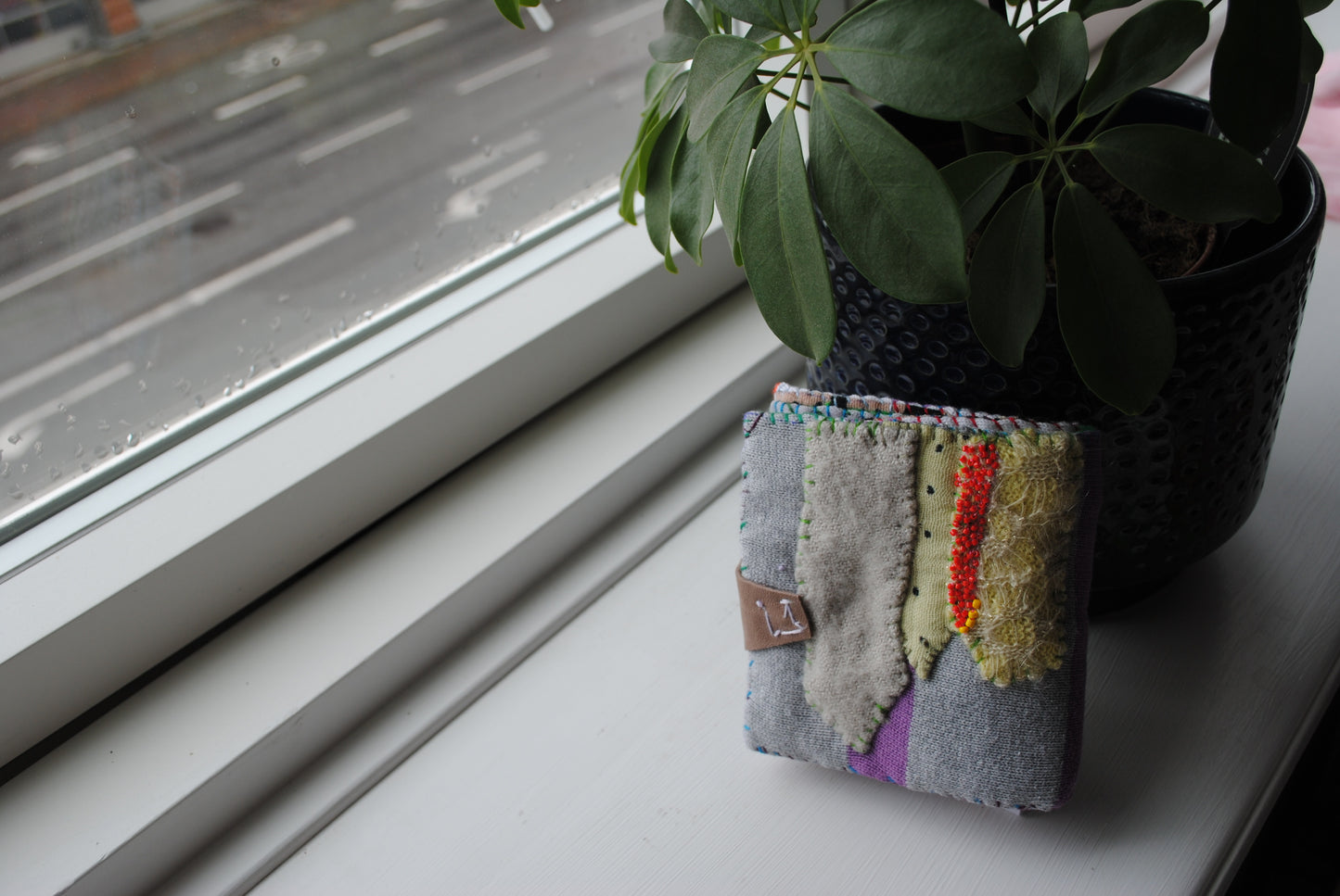 財布　布財布　ハンドメイド　手縫い　刺繍　パッチワーク　二つ折り　1816