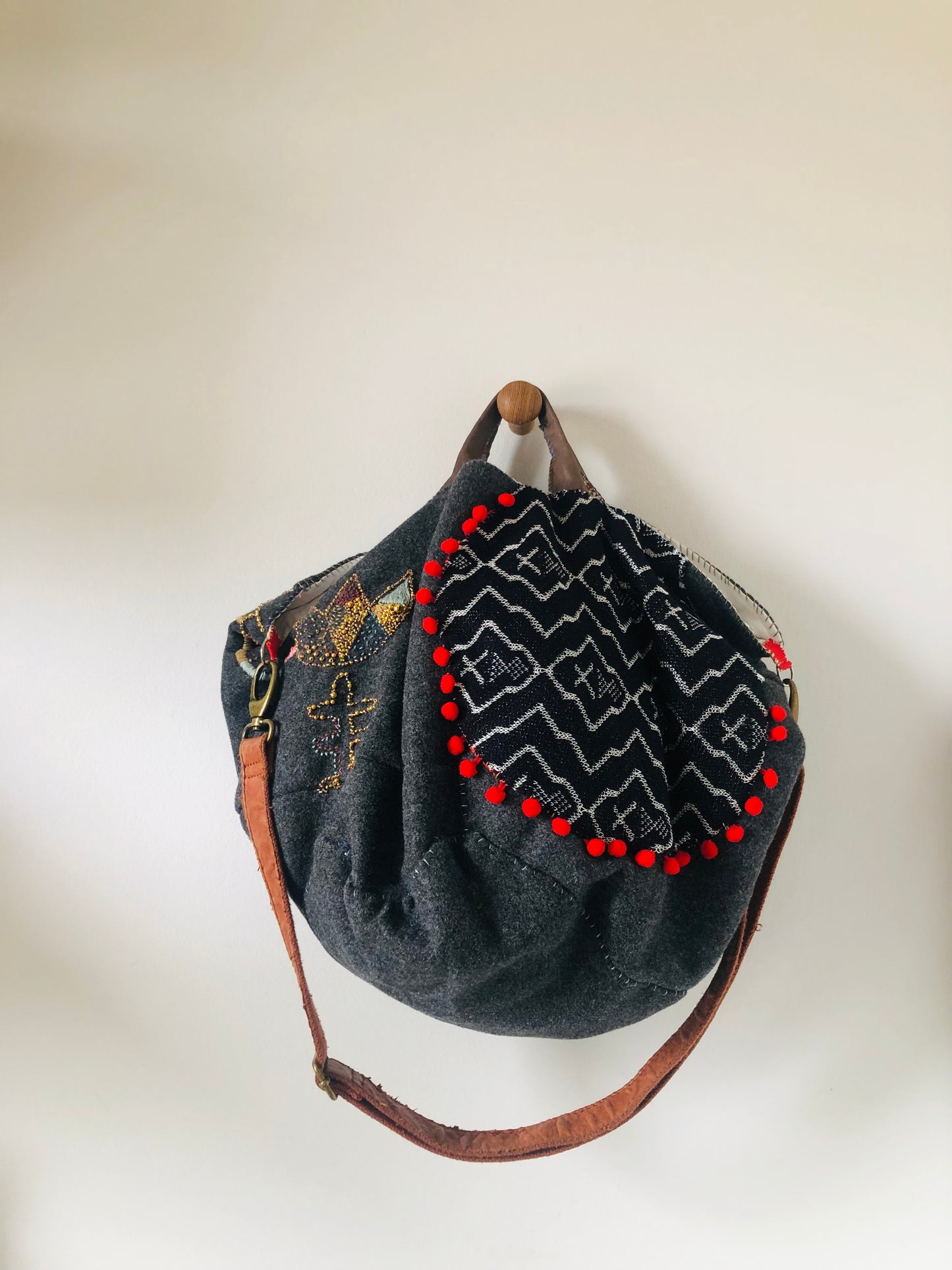 Bag 手縫いのバッグ 布製　トートバッグ　スローファッション　ハンドメイド　2500