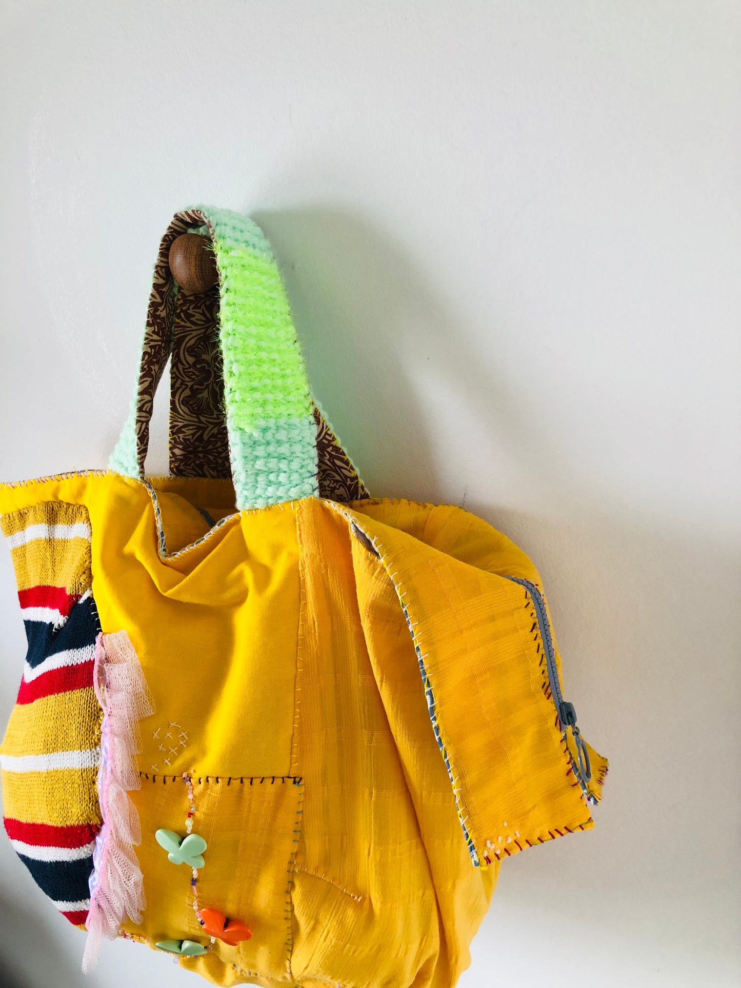 Bag 手縫いのバッグ　布製　トートバッグ　スローファッション　ワンハンドルバッグ　ハンドメイド　2407