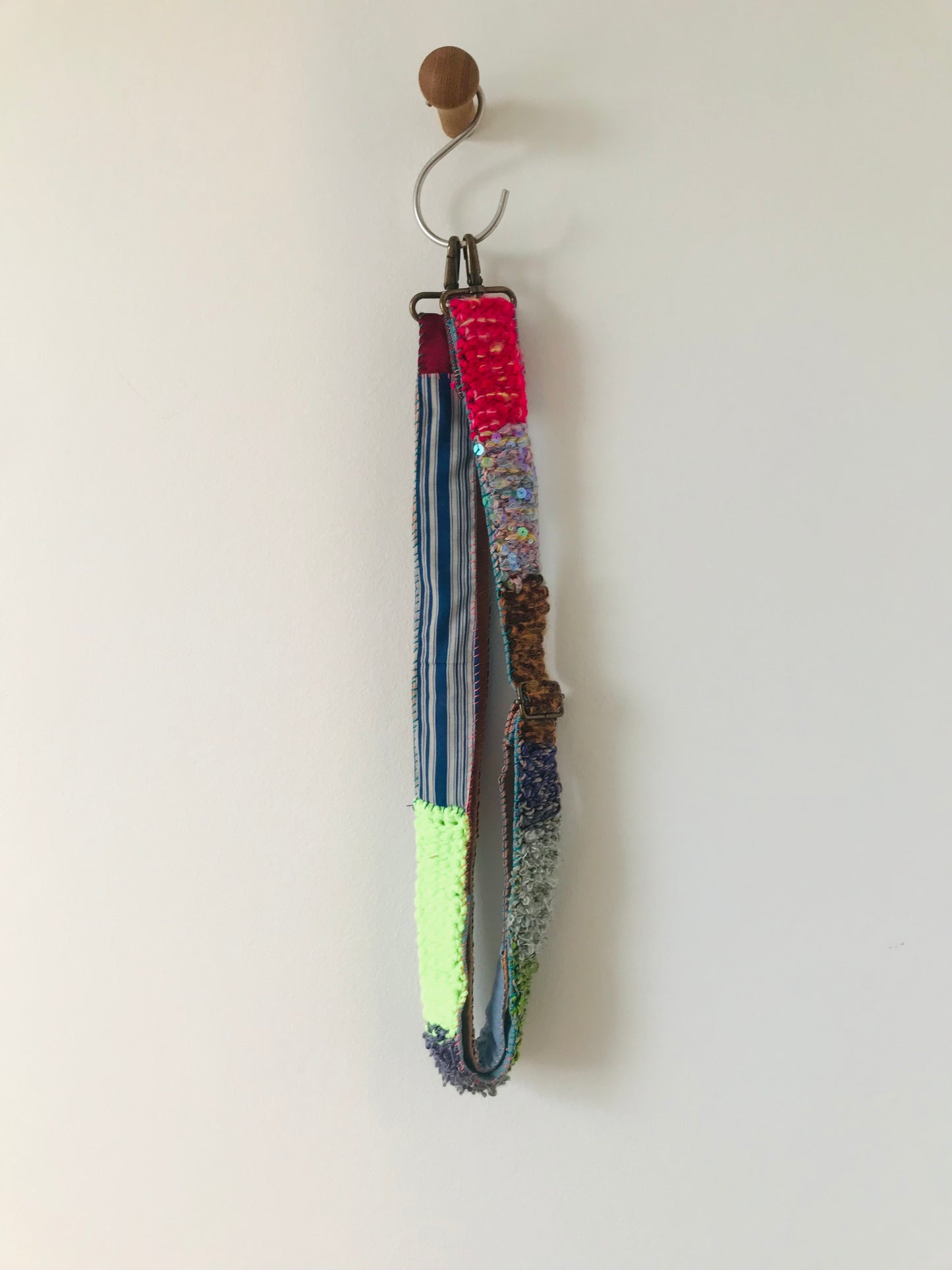 strap  手編みのストラップ　　ウール　布製　毛糸　肩掛けストラップ　スローファッション　ハンドメイド　1903