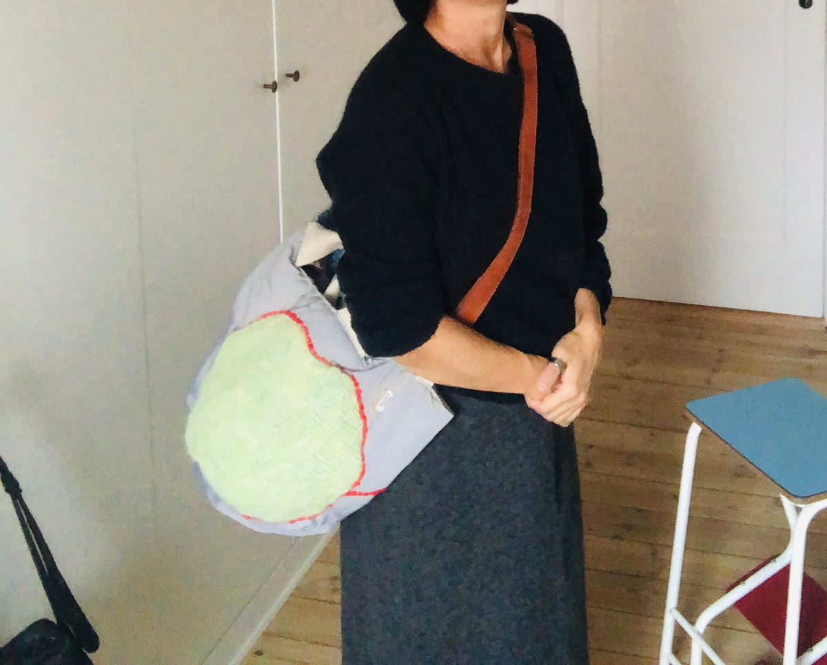 Bag 手縫いのバッグ 布製　トートバッグ　スローファッション　ハンドメイド　2539