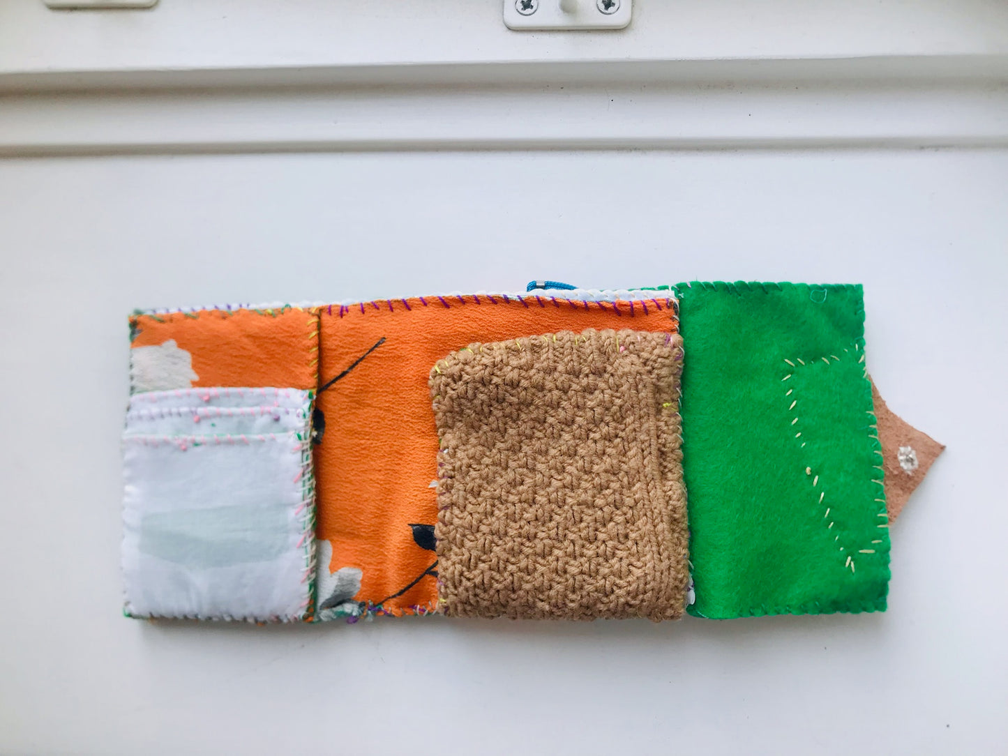 Wallet Fabric Wallet Handmade Hand-sewn Embroidered Patchwork Bi-fold 2074