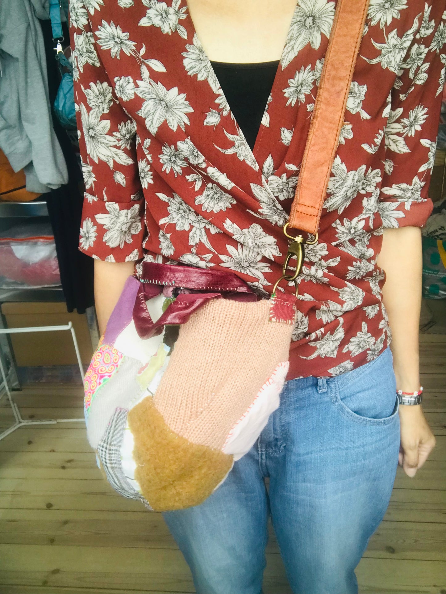 Bag   手縫いのバッグ　  布製　本革持ち手　スローファッション　ハンドメイド　1789