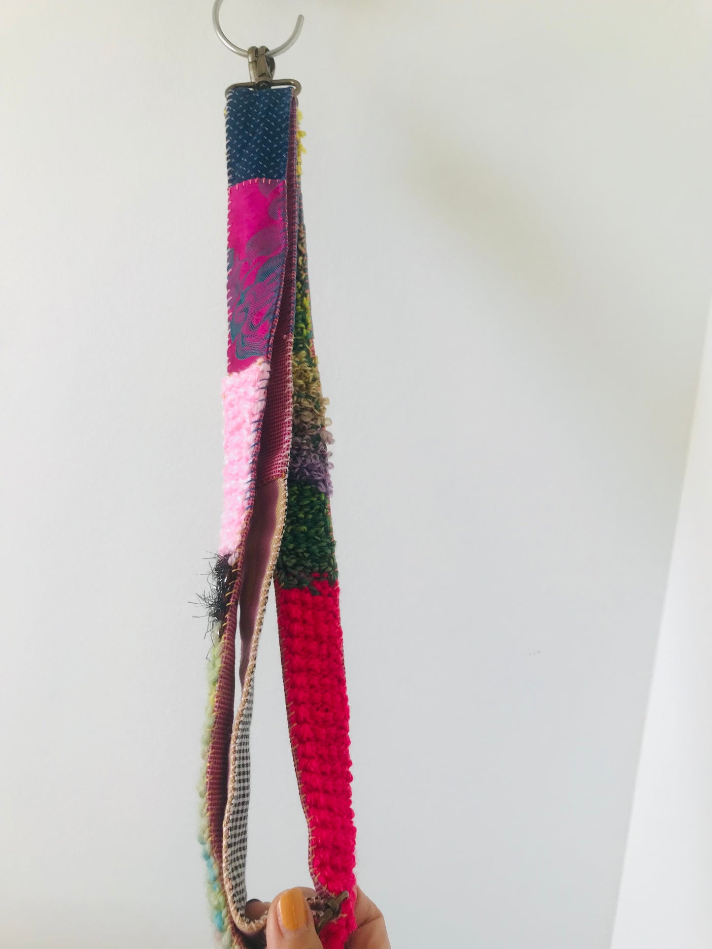 strap  手編みのストラップ　　ウール　布製　毛糸　肩掛けストラップ　スローファッション　ハンドメイド　1901