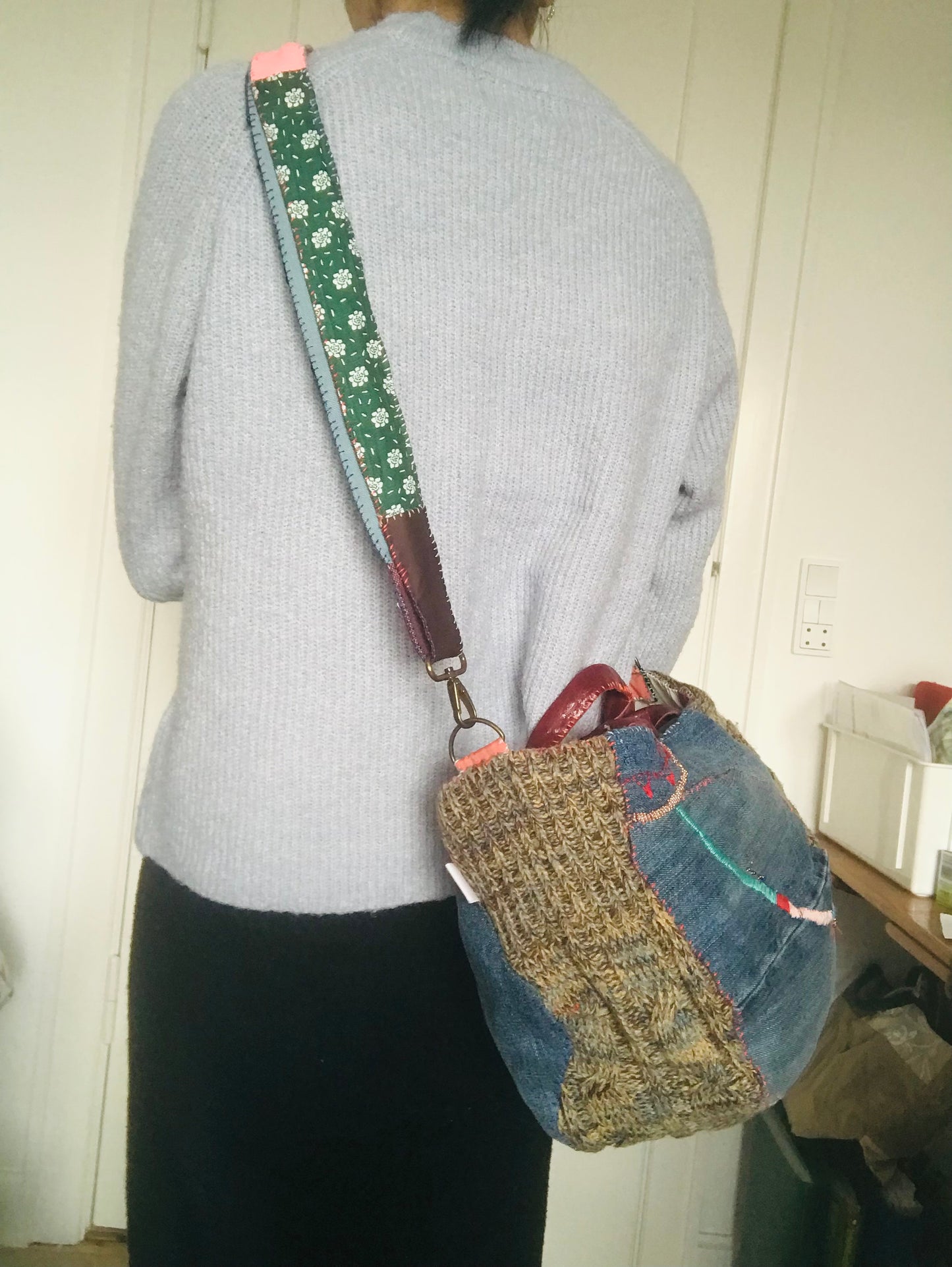 strap  手編みのストラップ　　ウール　布製　毛糸　肩掛けストラップ　スローファッション　ハンドメイド　1741