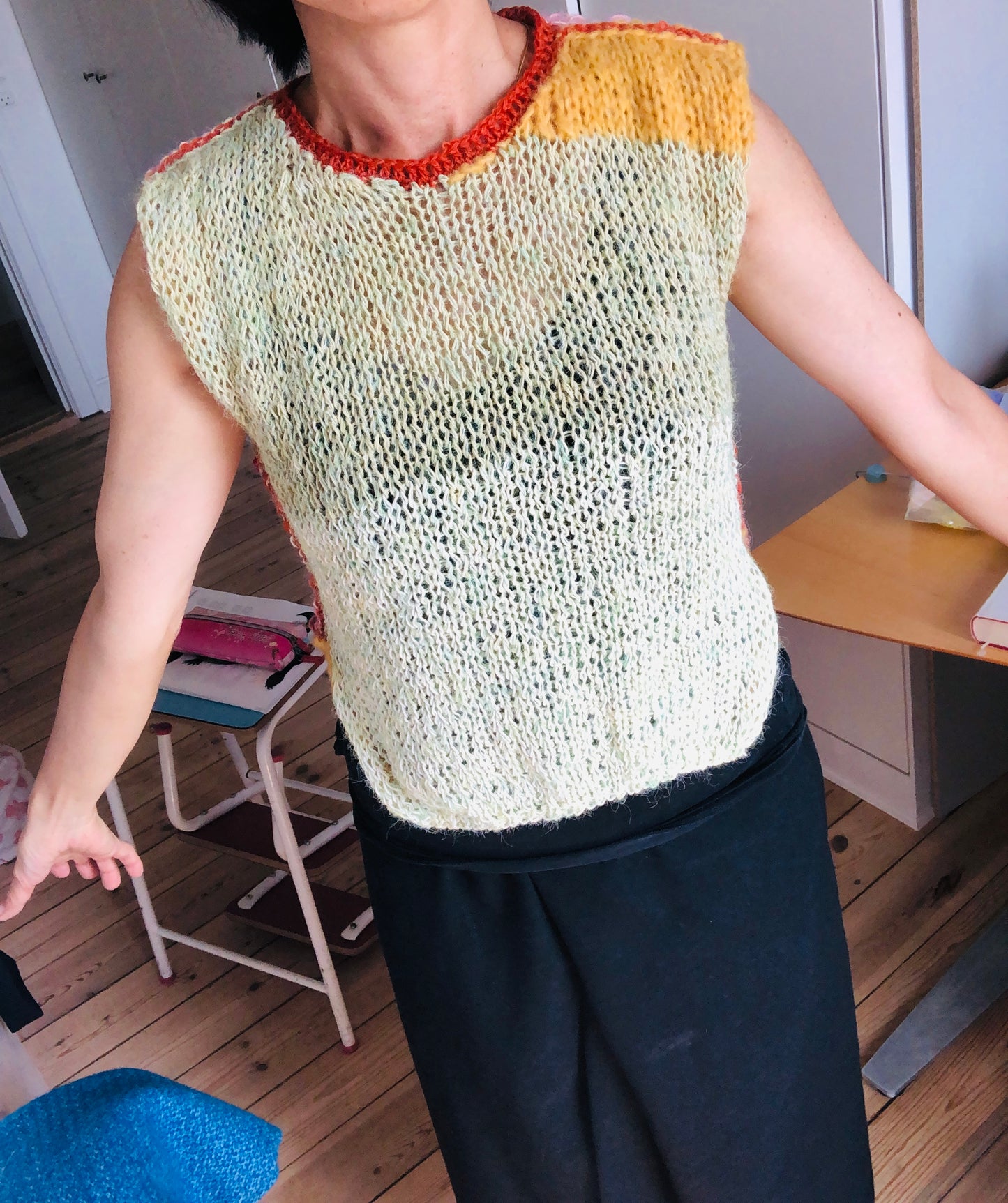 Sweater, hand-knitted, slow fashion, fancy yarn, one-of-a-kind, short-sleeved, 2517