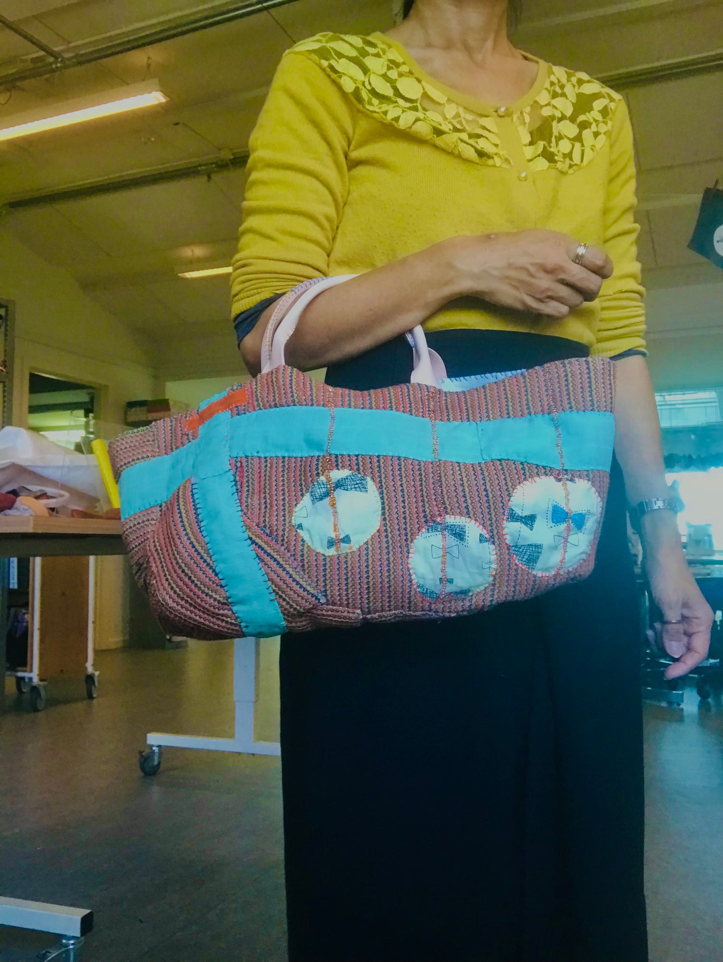 Bag   手縫いのバッグ　  布製　本革持ち手　スローファッション　ハンドメイド　1855