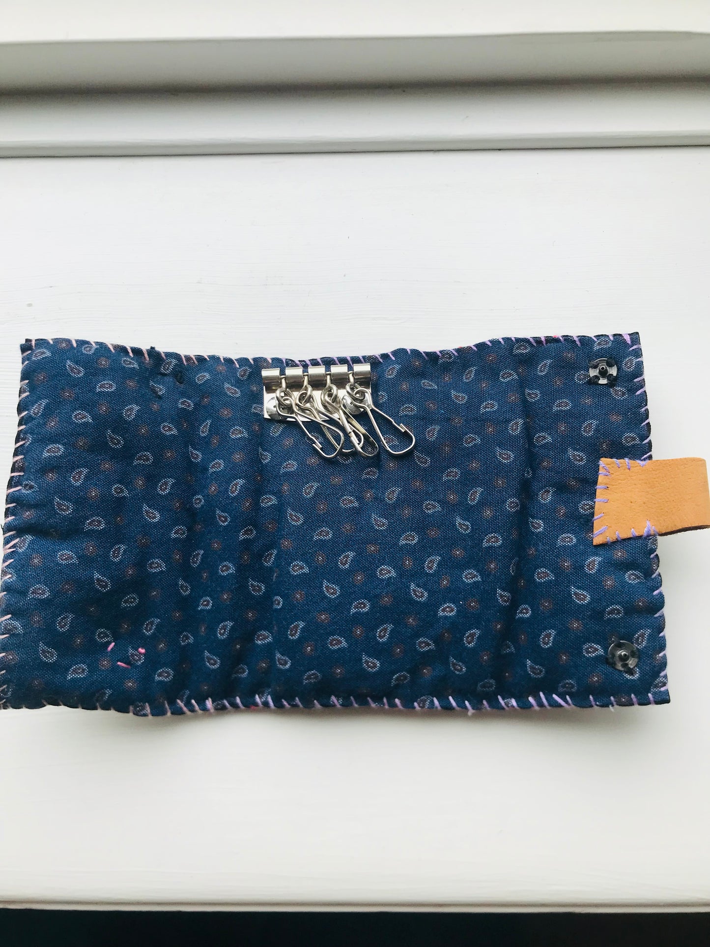 Keyholder 手縫いのキーホルダー　4連　布製　スローファッション　ハンドメイド　2038