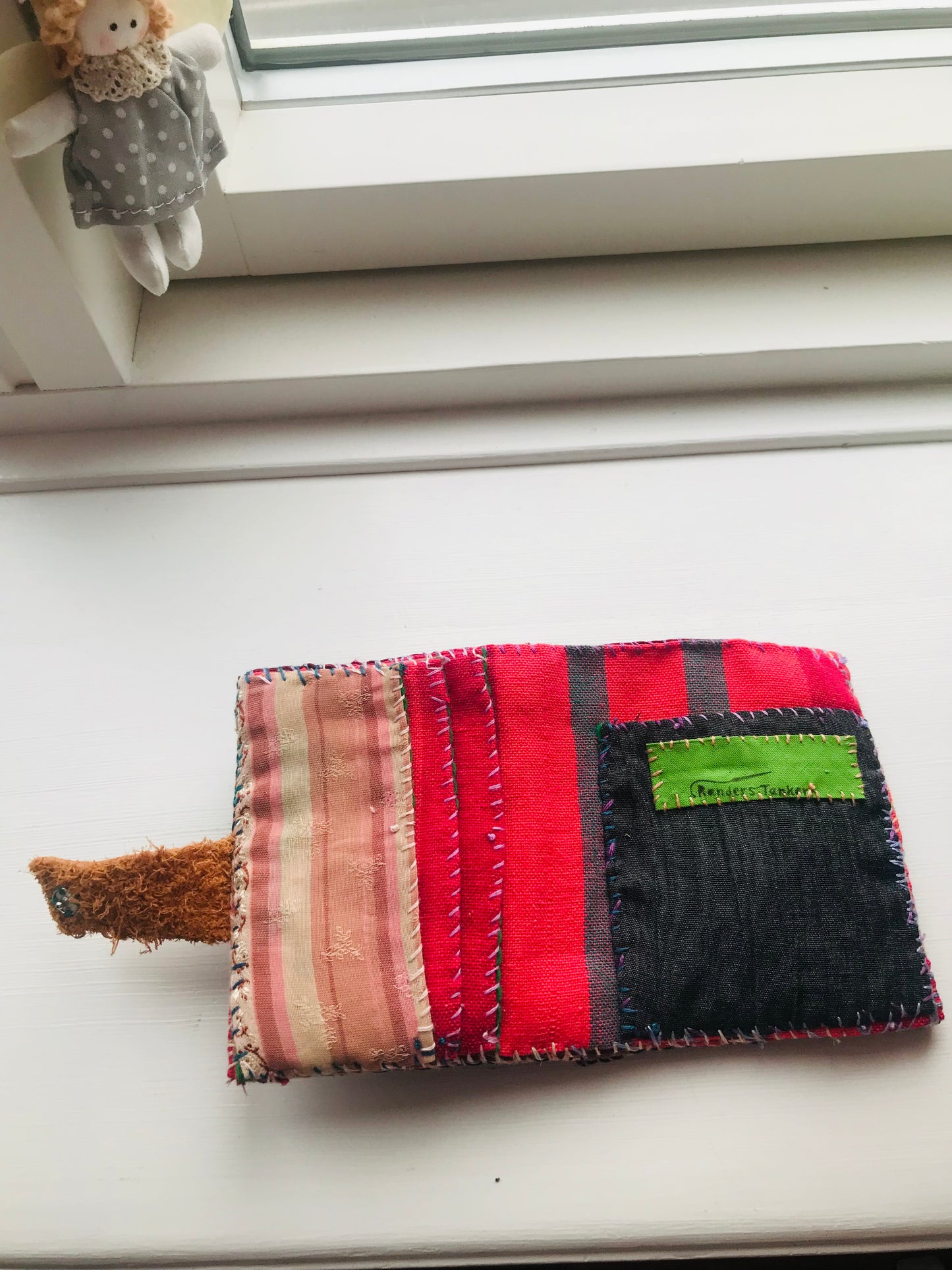 財布　布財布　ハンドメイド　手縫い　刺繍　パッチワーク　二つ折り　1915