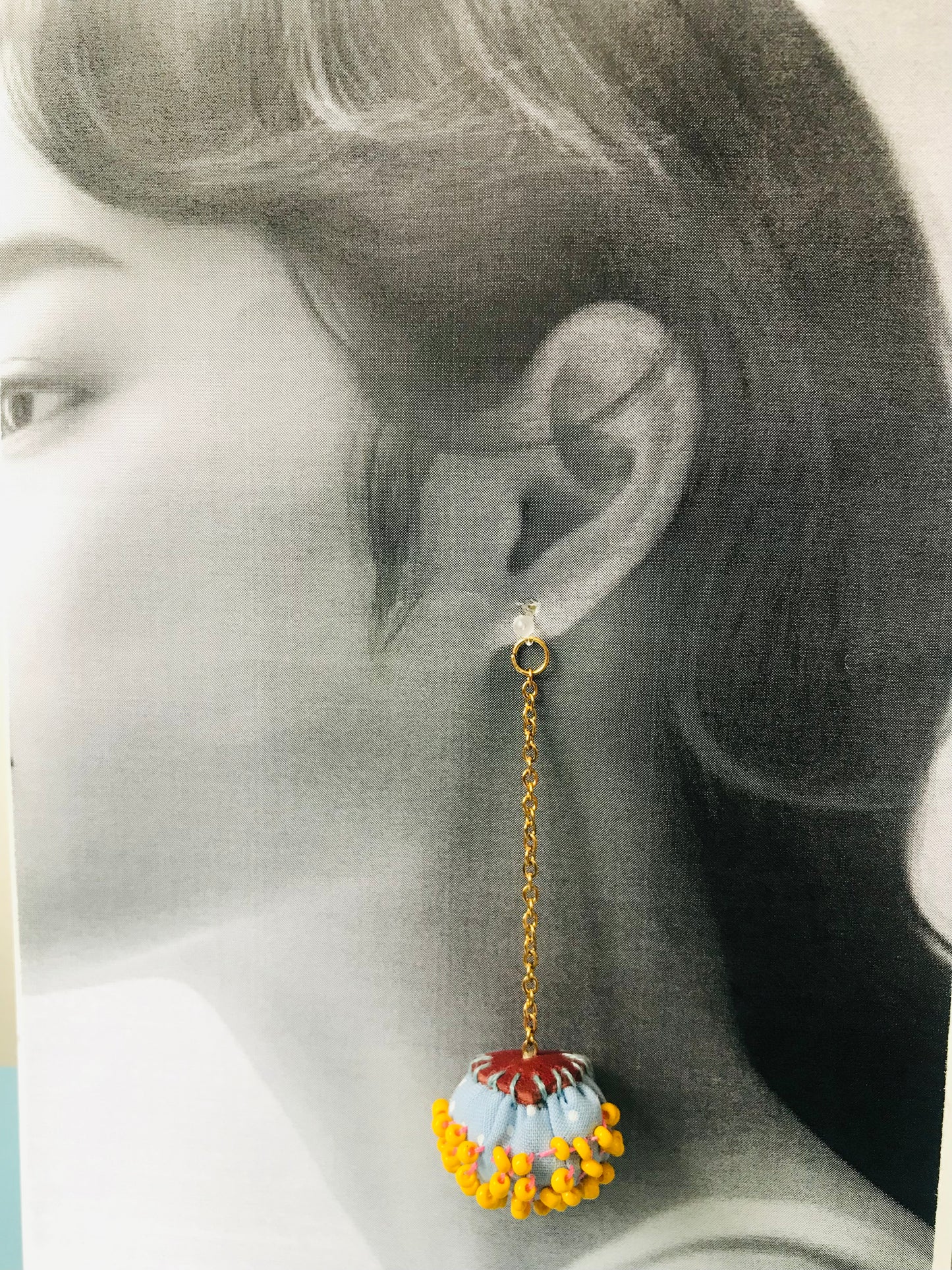 アクセサリー　手縫いのピアス　多分アシンメトリー　イヤリング　ビーズ　  布製　スローファッション　ハンドメイド　1839