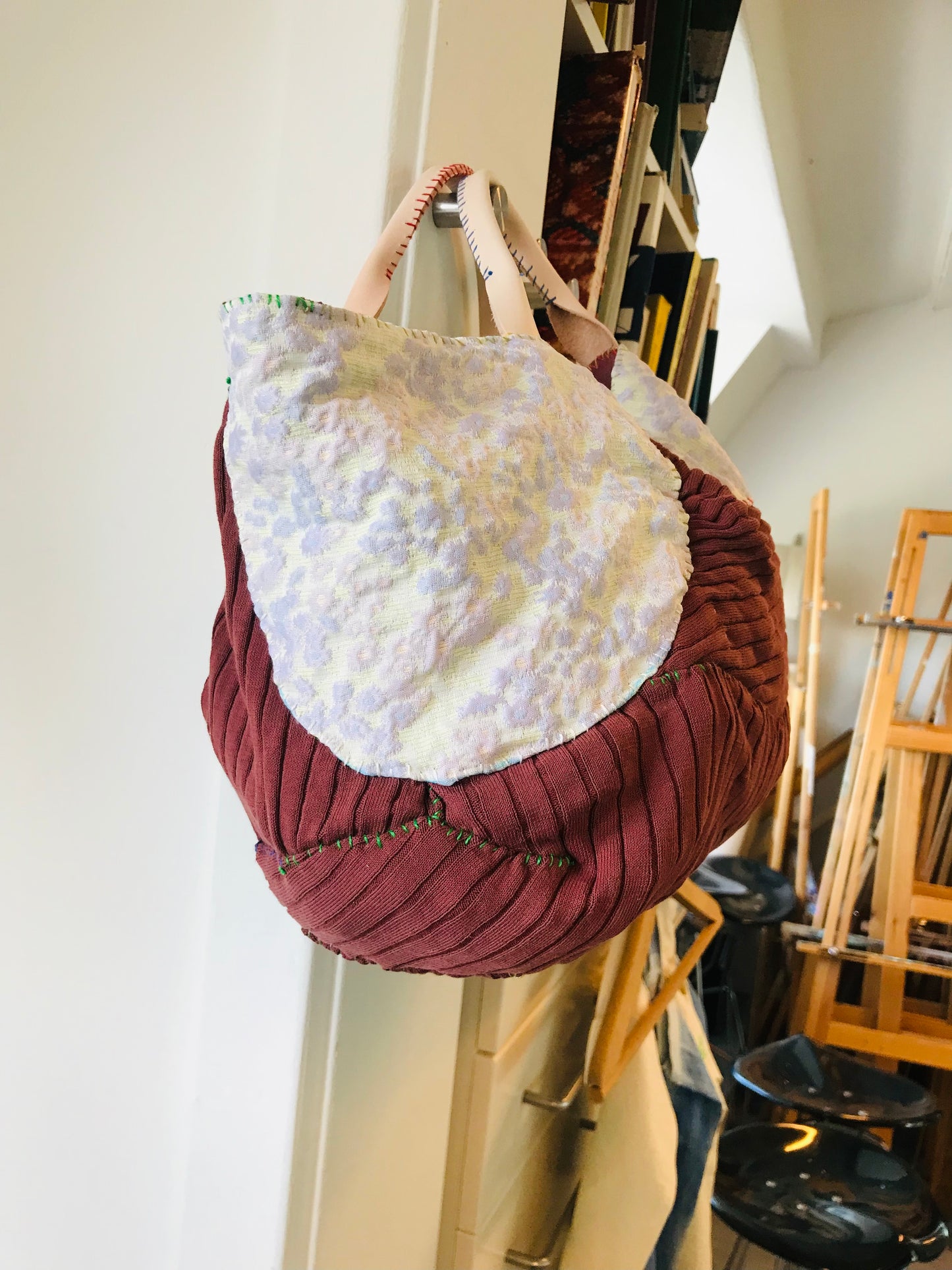 Bag   手縫いのバッグ　  布製　本革持ち手　スローファッション　ハンドメイド　1820
