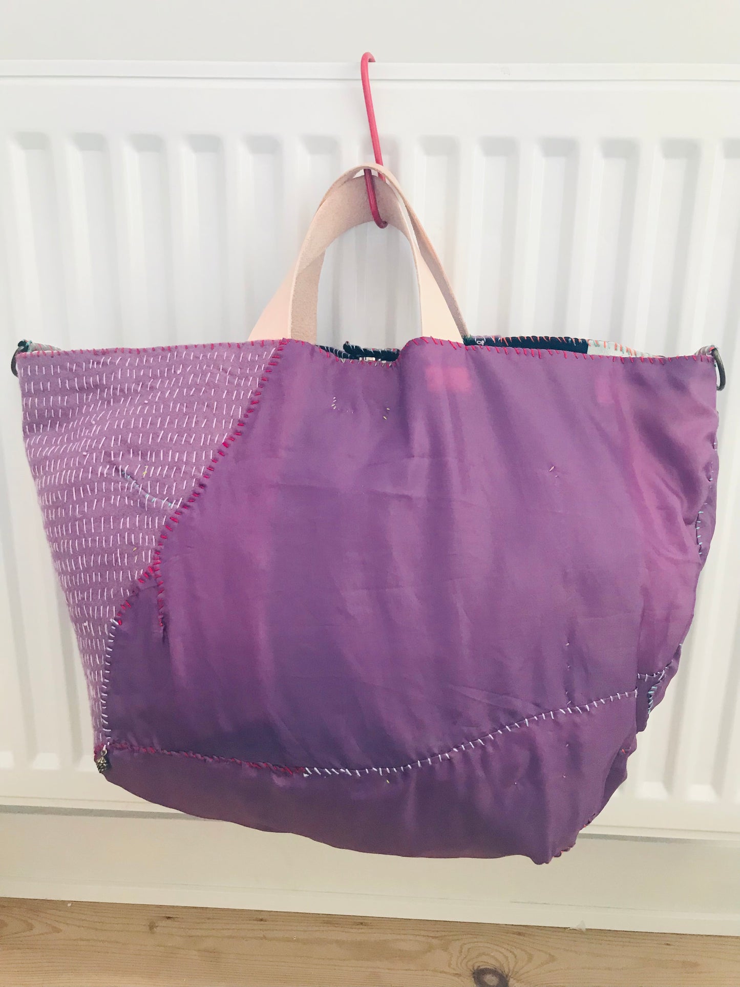 Bag   手縫いのバッグ　  布製　本革持ち手　スローファッション　ハンドメイド　1733